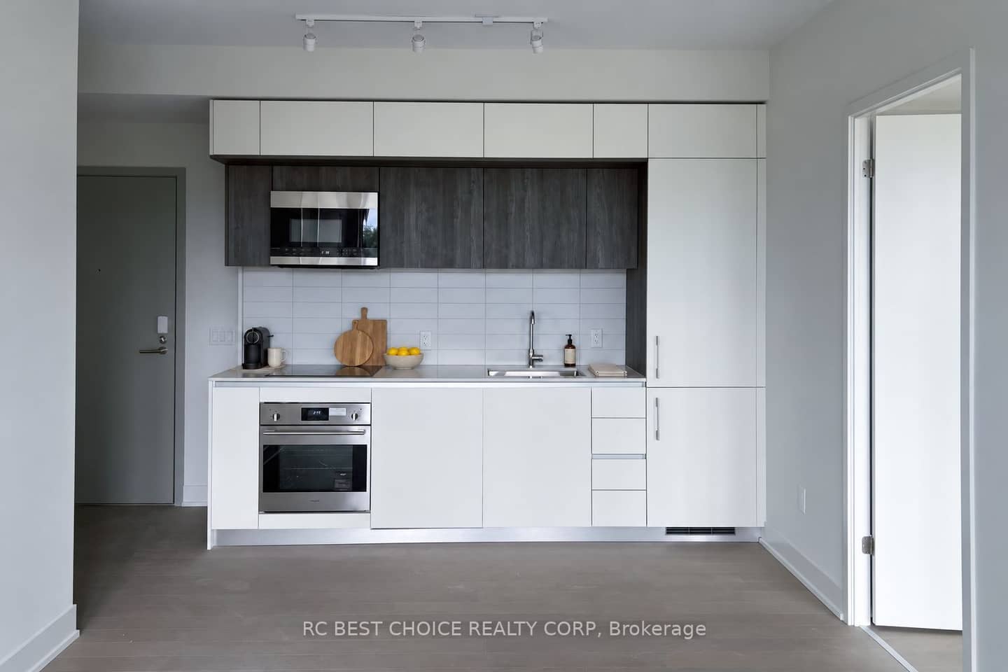 322 Dupont Street 503, Toronto, ON M5R 0E3