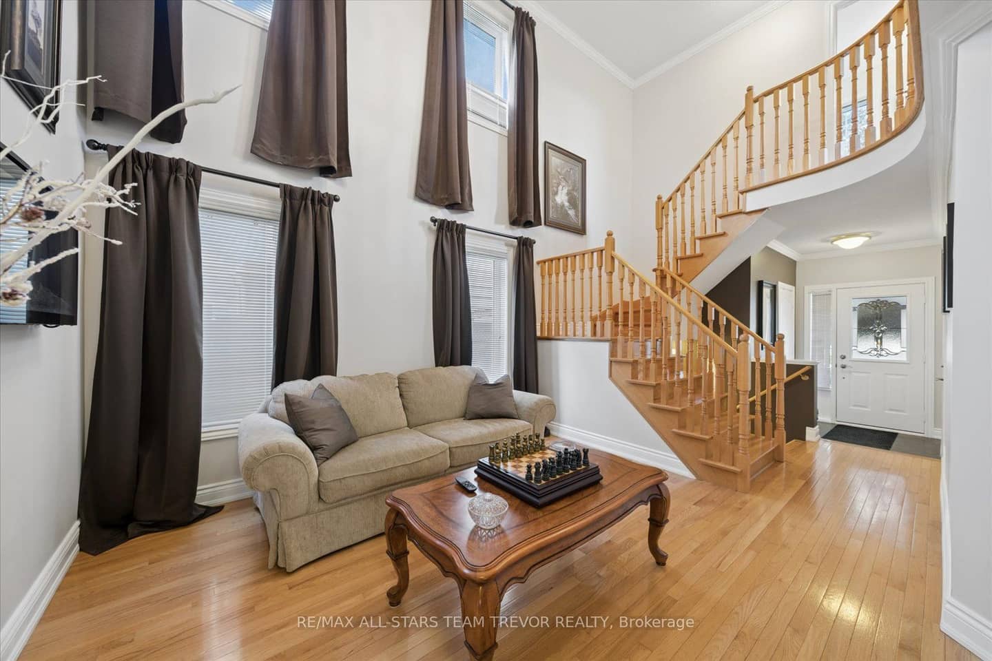107 Joe Dales Drive, Georgina, ON L4P 4E5