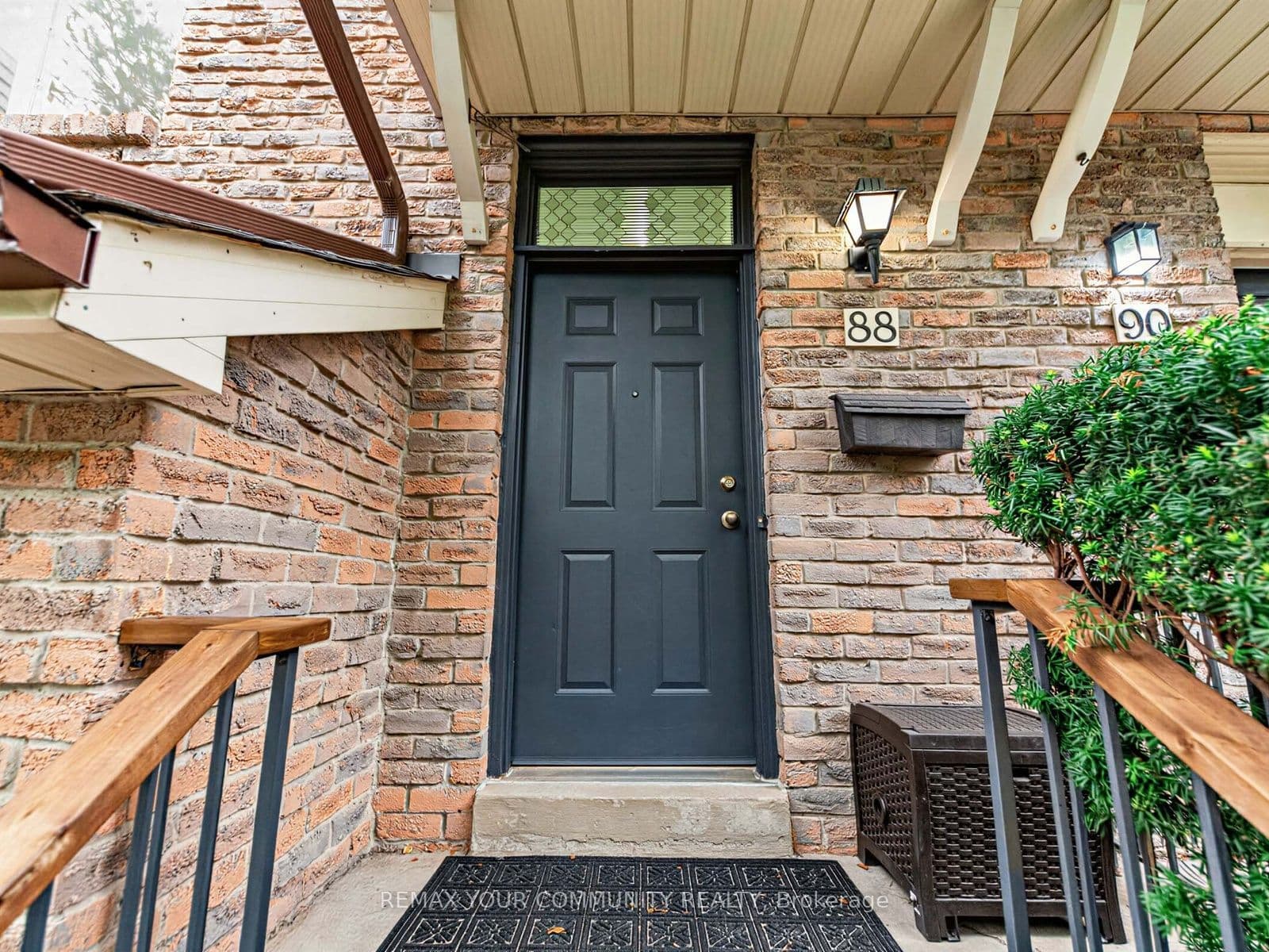 88 Dana Crescent, Vaughan, ON L4J 2R5
