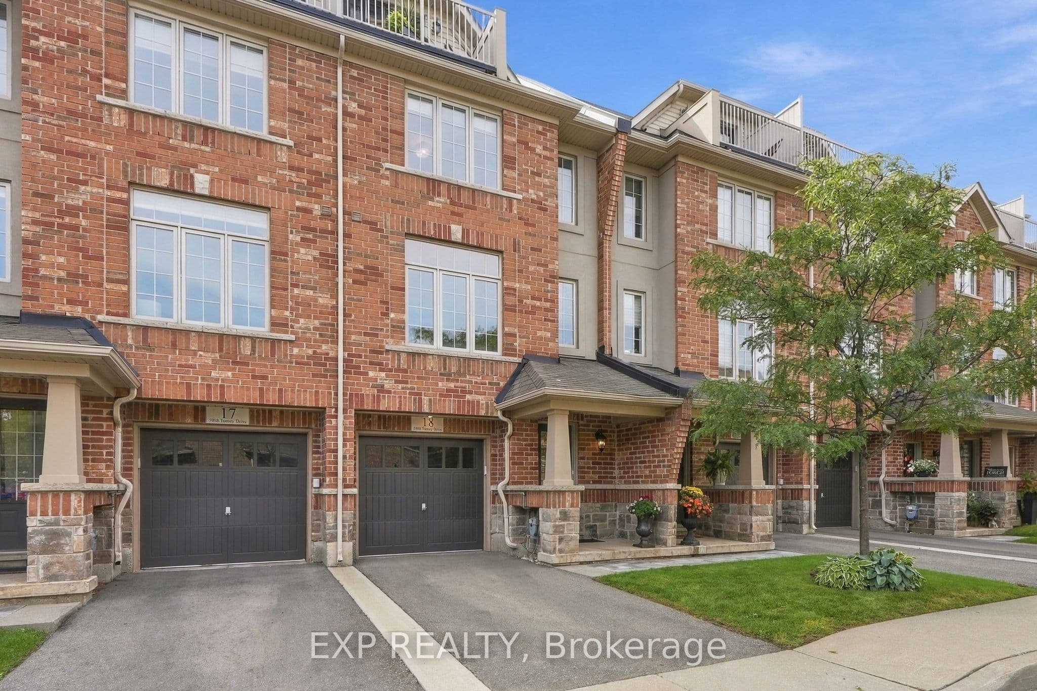 5988 Turney Drive 18, Mississauga, ON L5M 0S5