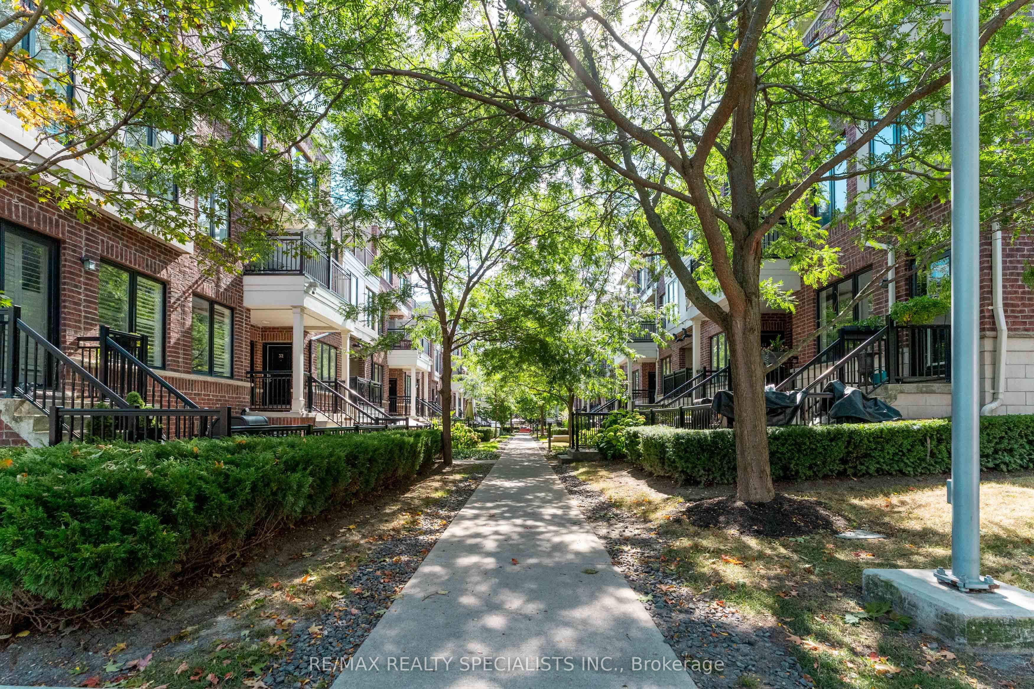 120 Twenty Fourth Street 34, Toronto, ON M8V 0B9