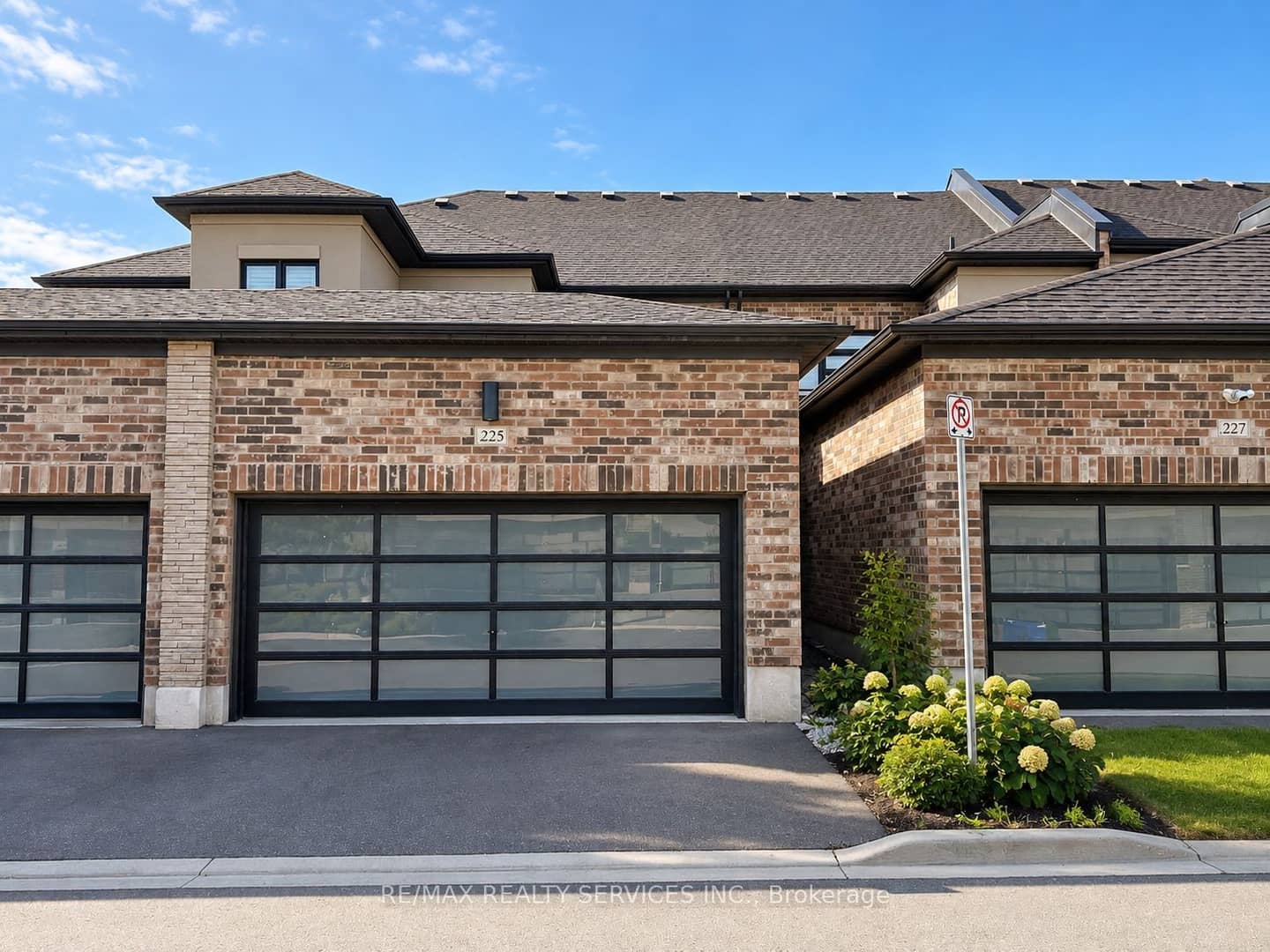 225 Coronation Road, Whitby, ON L1P 0H6
