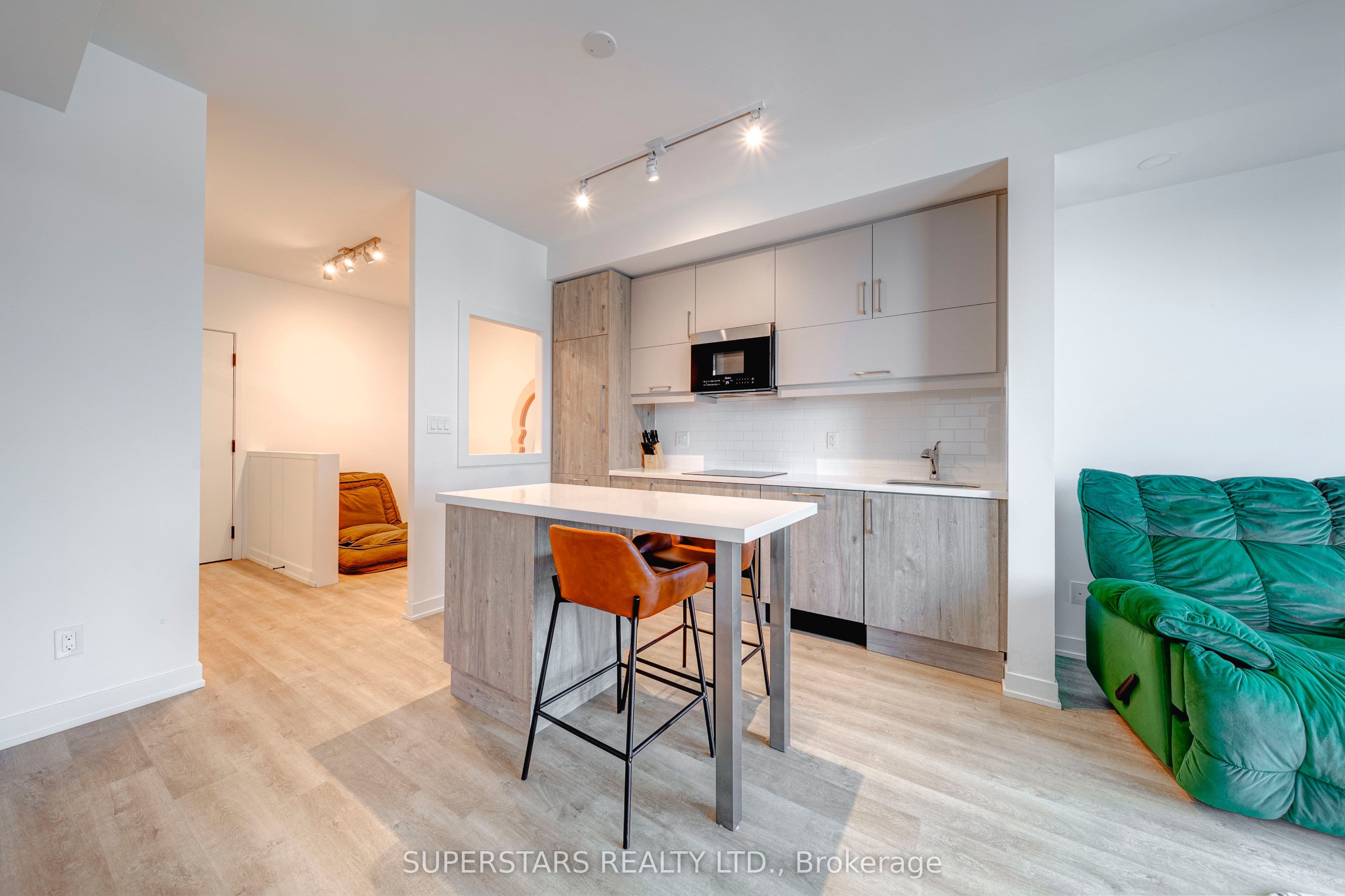 292 Verdale Crossing 1502, Markham, ON L6G 0H6
