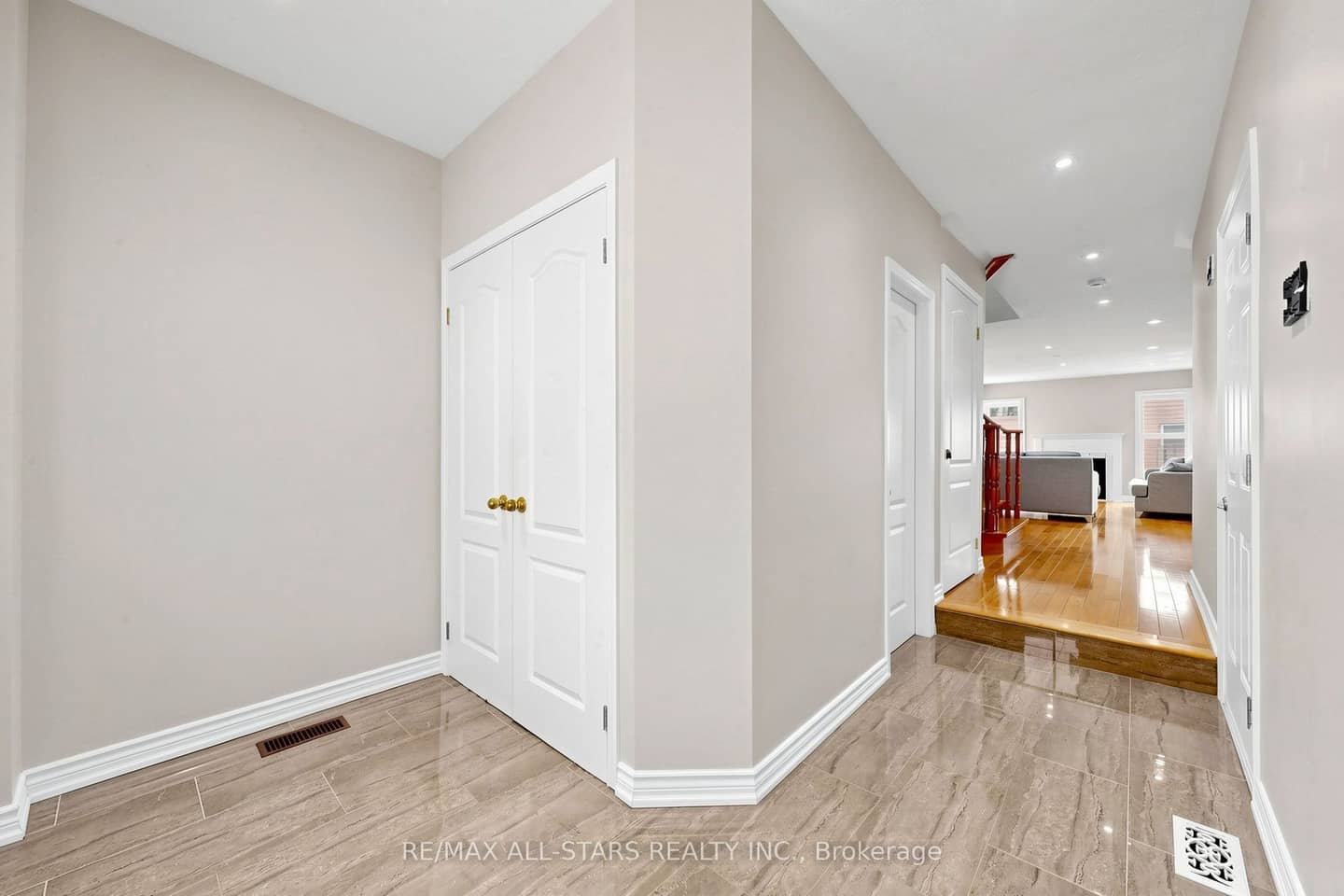 13 Boulderbrook Drive, Toronto, ON M1X 2B9