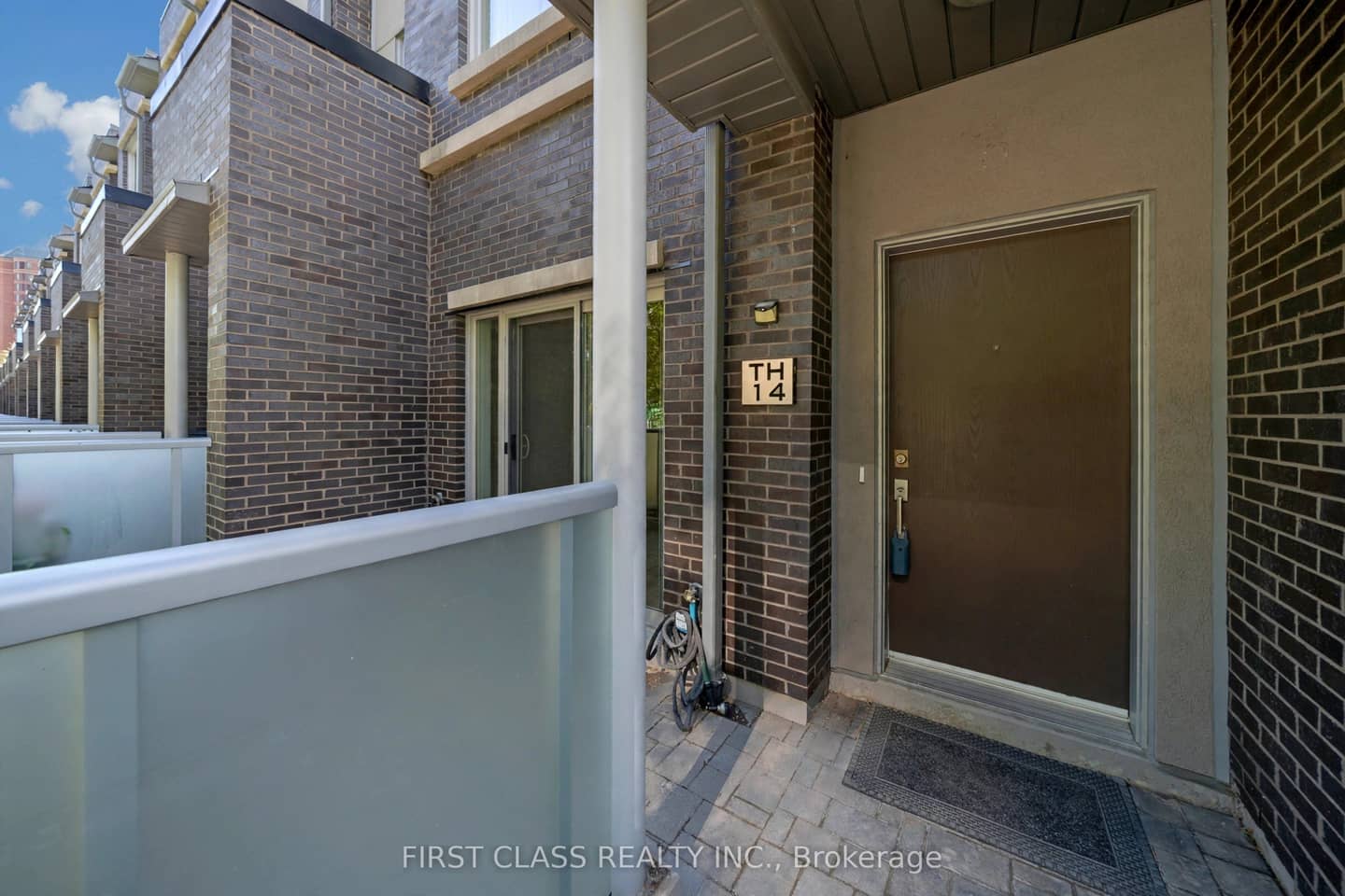 310 Village Green Square 14, Toronto, ON M1S 0L1
