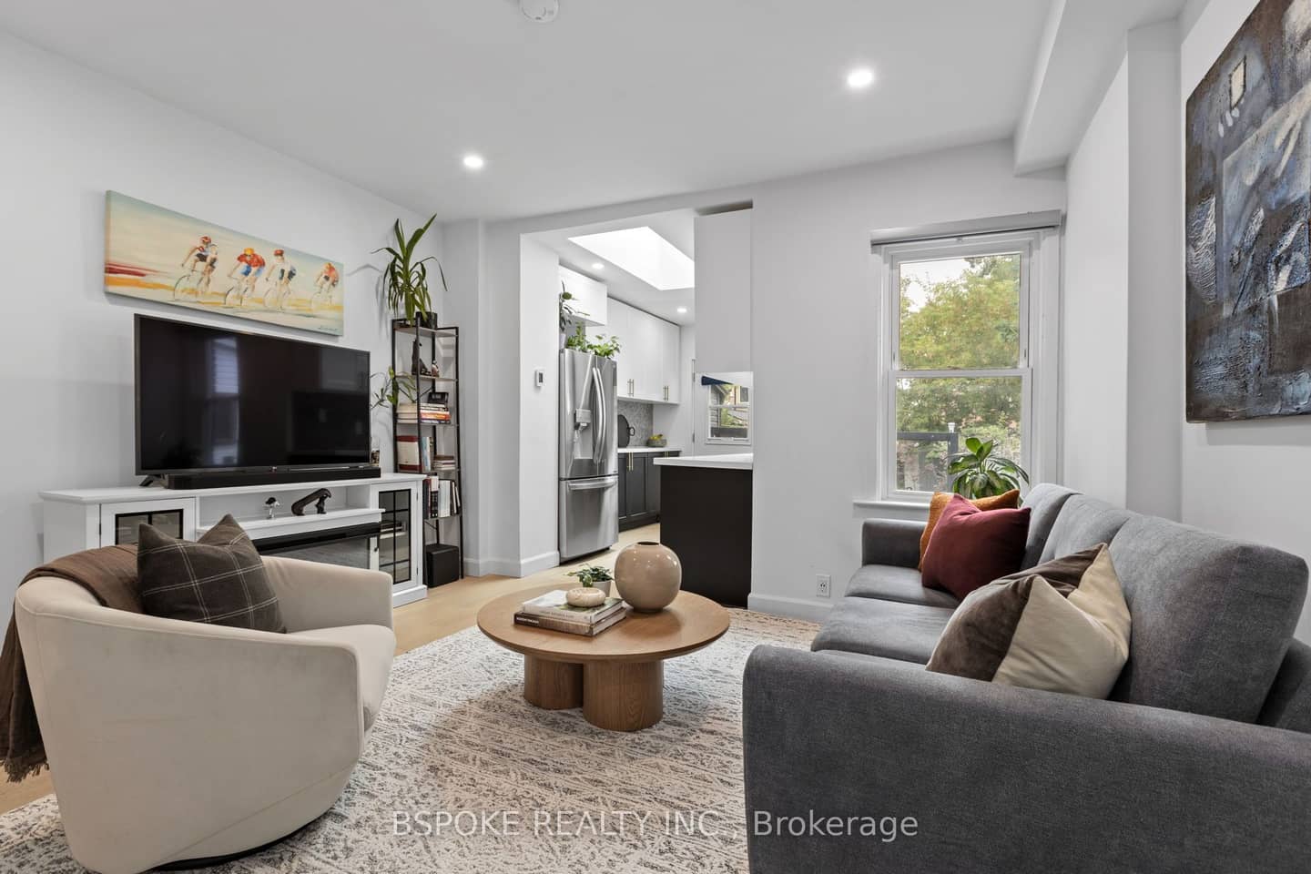 546 Main Street, Toronto, ON M4C 4Y4