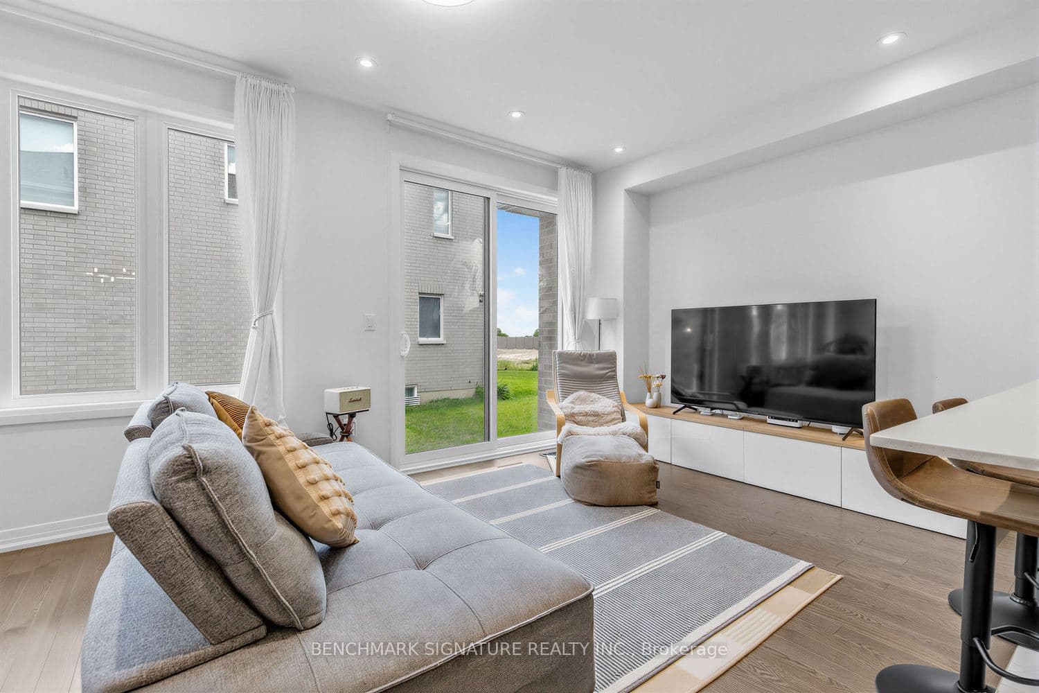 163 Tempel Street, Richmond Hill, ON L4E 1J2