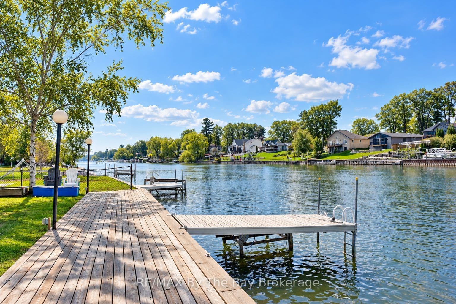 39 Old Mosley Street, Wasaga Beach, ON L9Z 2J8