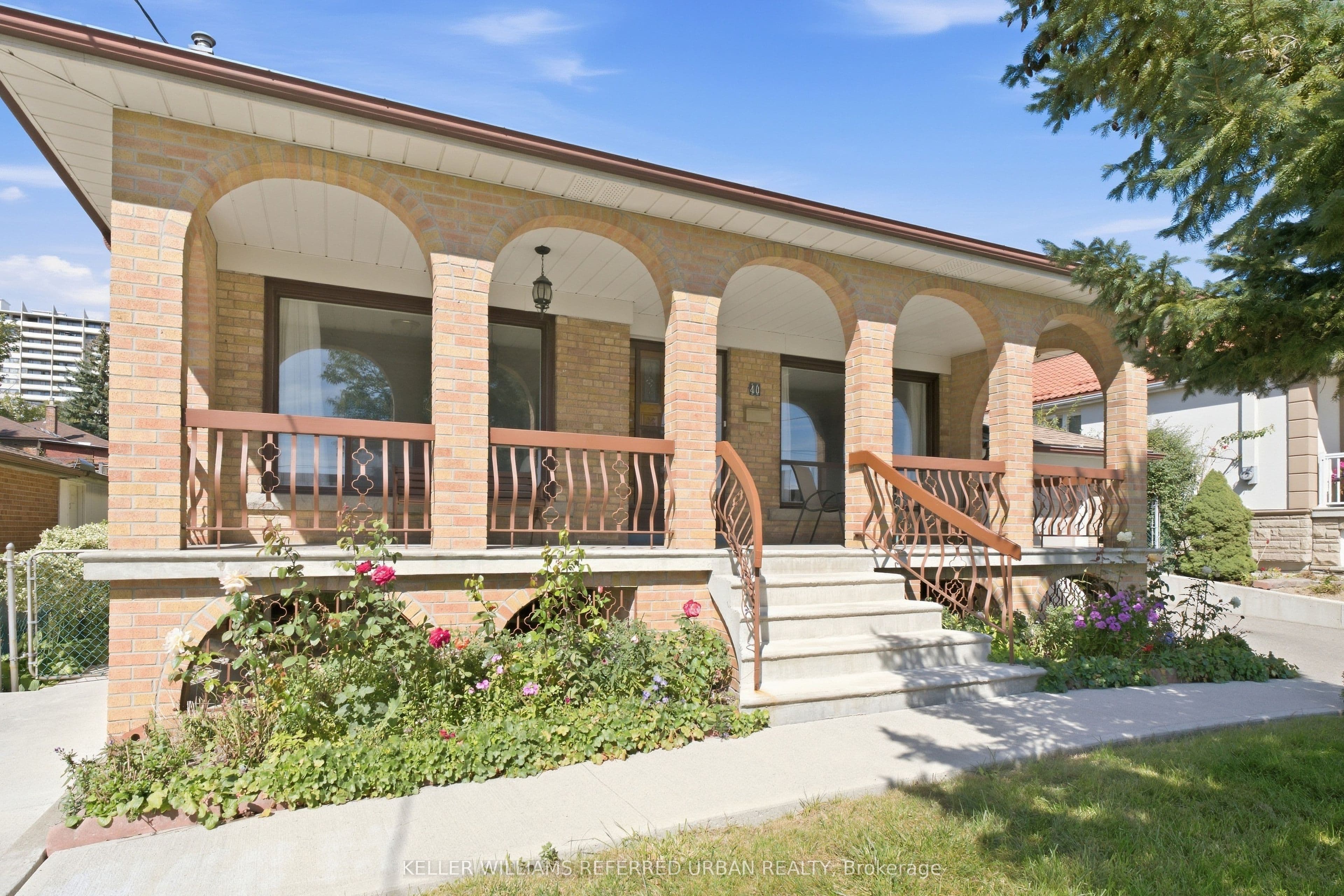 40 Datchet Road, Toronto, ON M3M 1X6