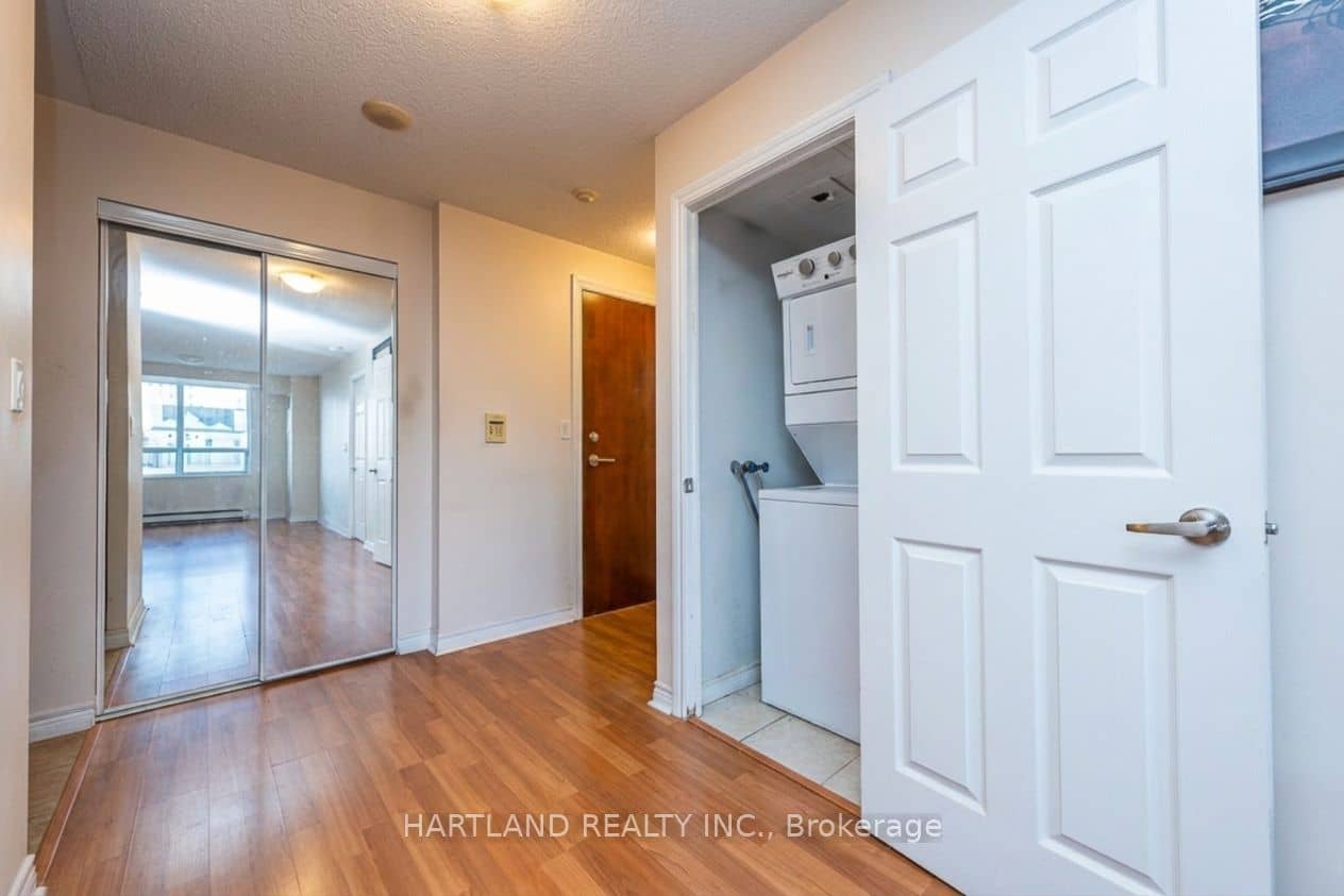 310 Burnhamthorpe Road W 405, Mississauga, ON L5B 4P9