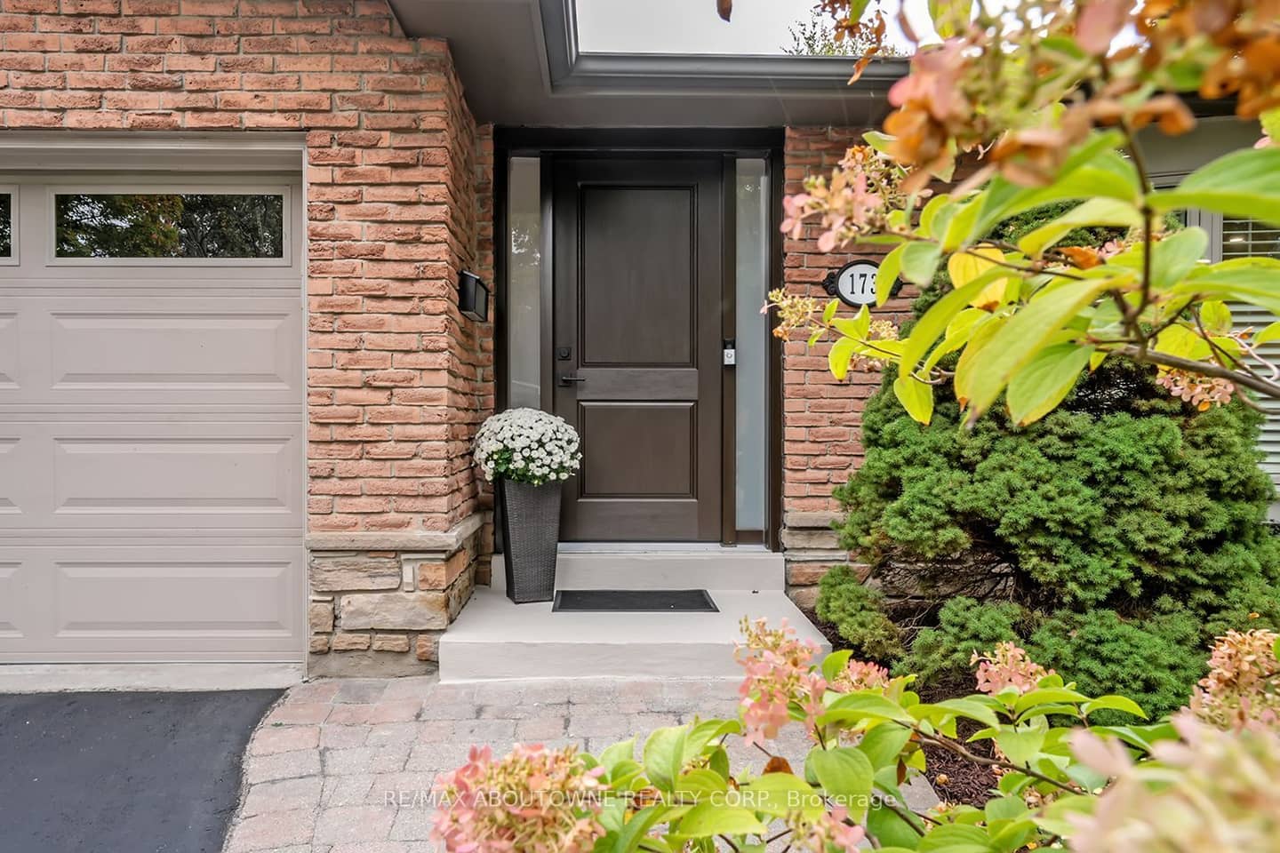 173 Arichat Road, Oakville, ON L6J 5N5