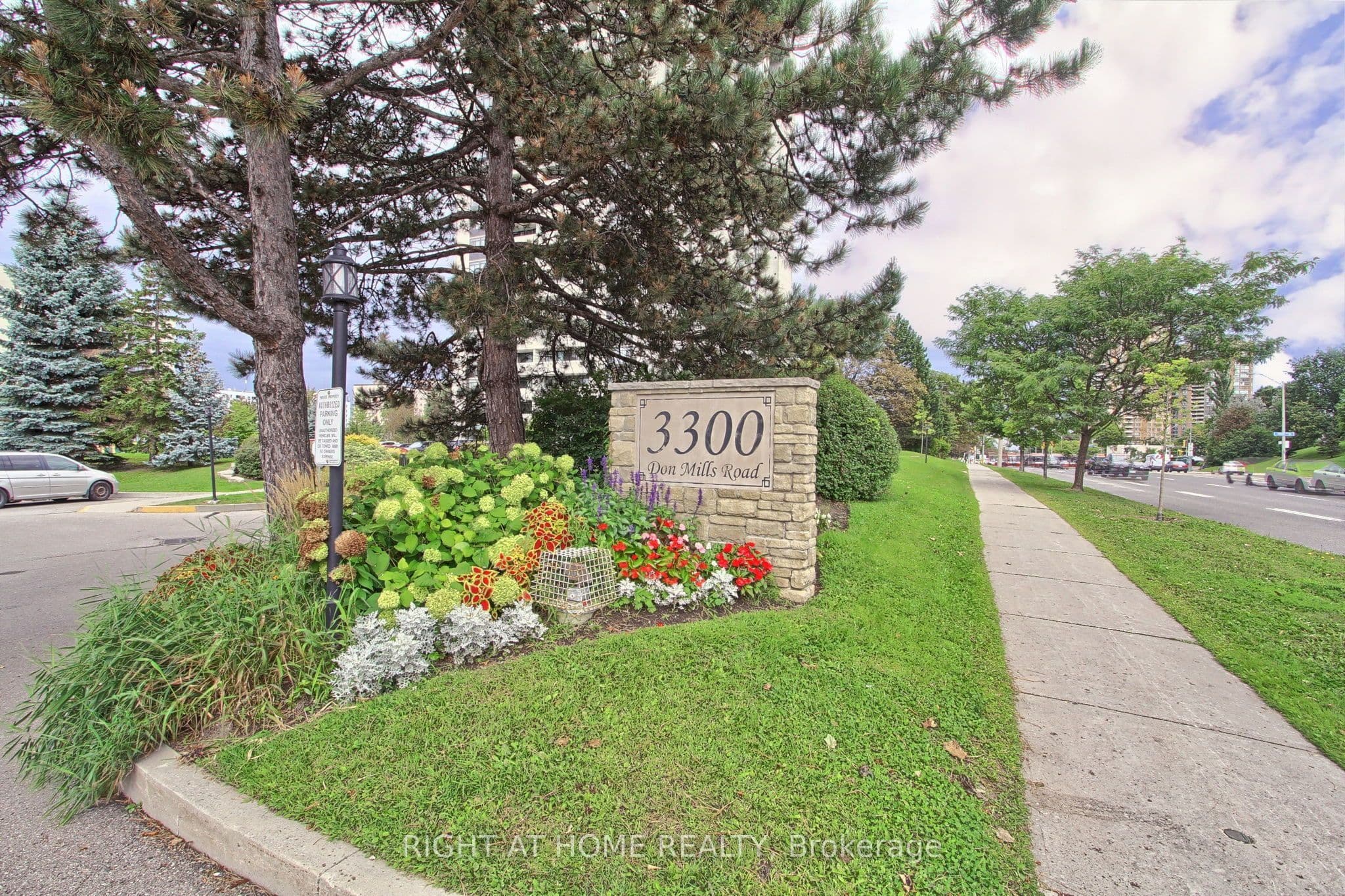 3300 Don Mills Road 1006, Toronto, ON M2J 4X7