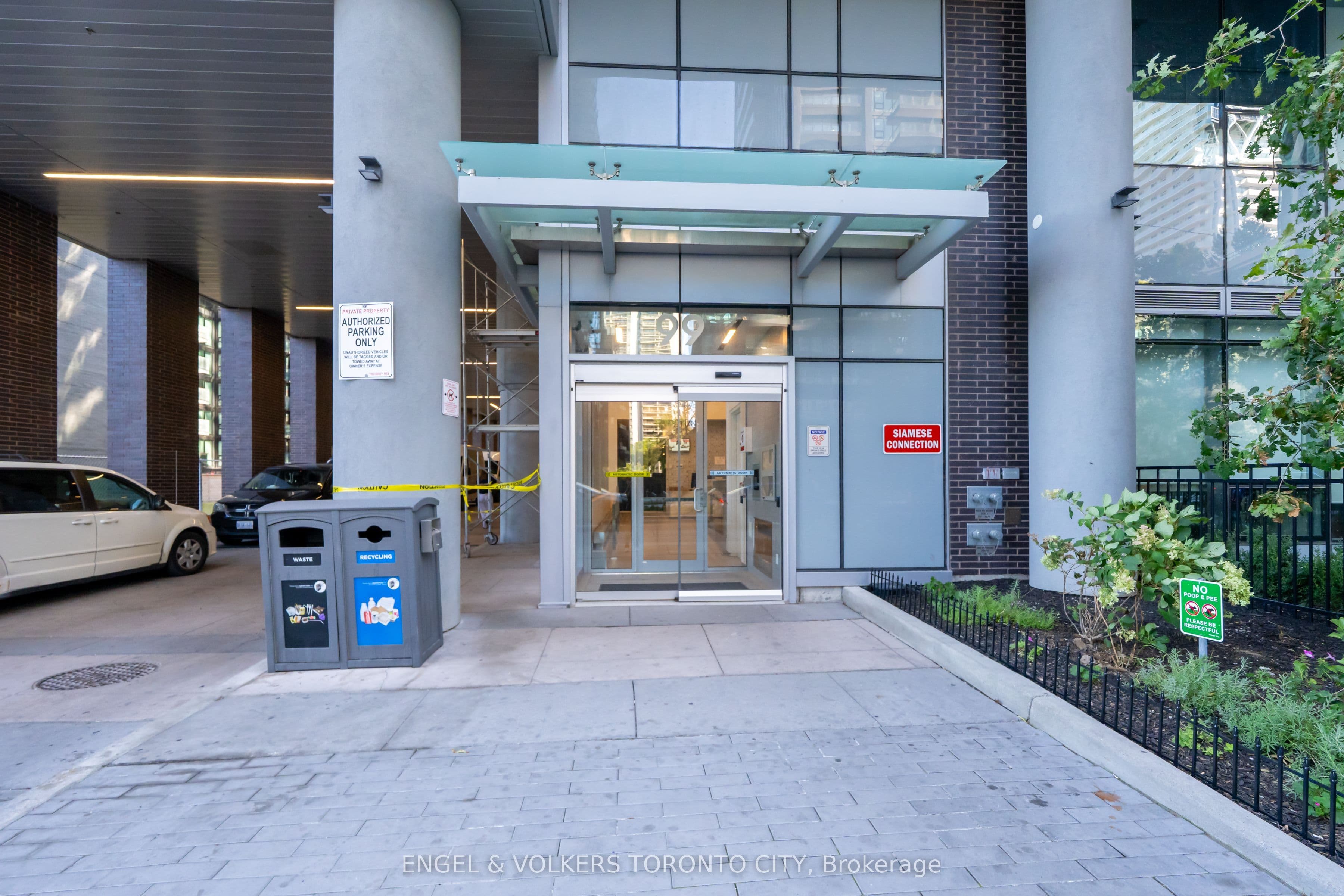 99 Broadway Avenue 2710, Toronto, ON M4P 0E3