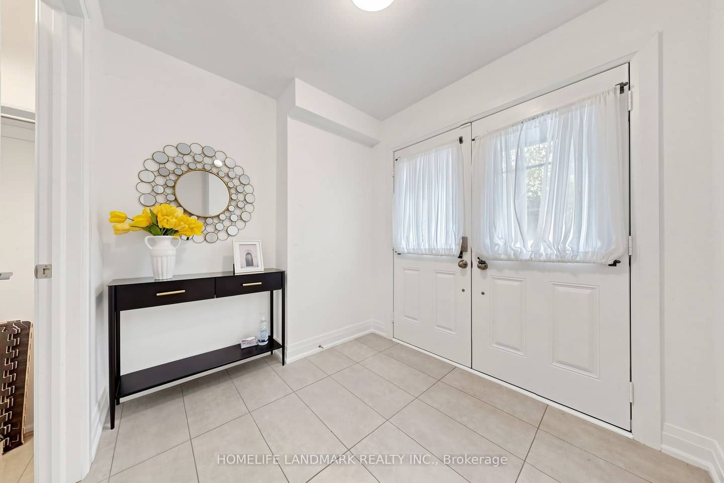 1669 Vellore Crescent, Mississauga, ON L5G 0C3