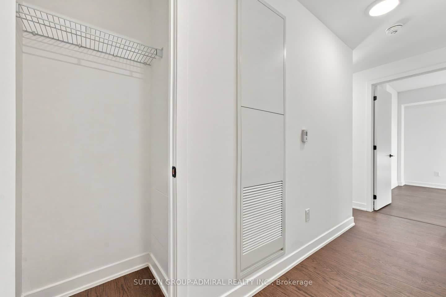 89 Montclair Avenue 1625, Toronto, ON M5P 0B1