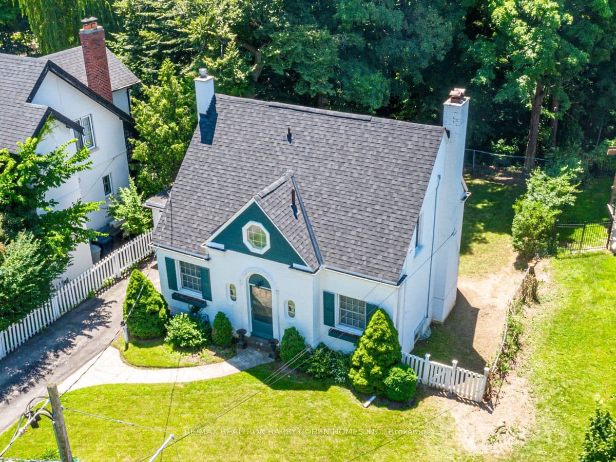 61 Highland Crescent, Toronto, ON M2L 1G7