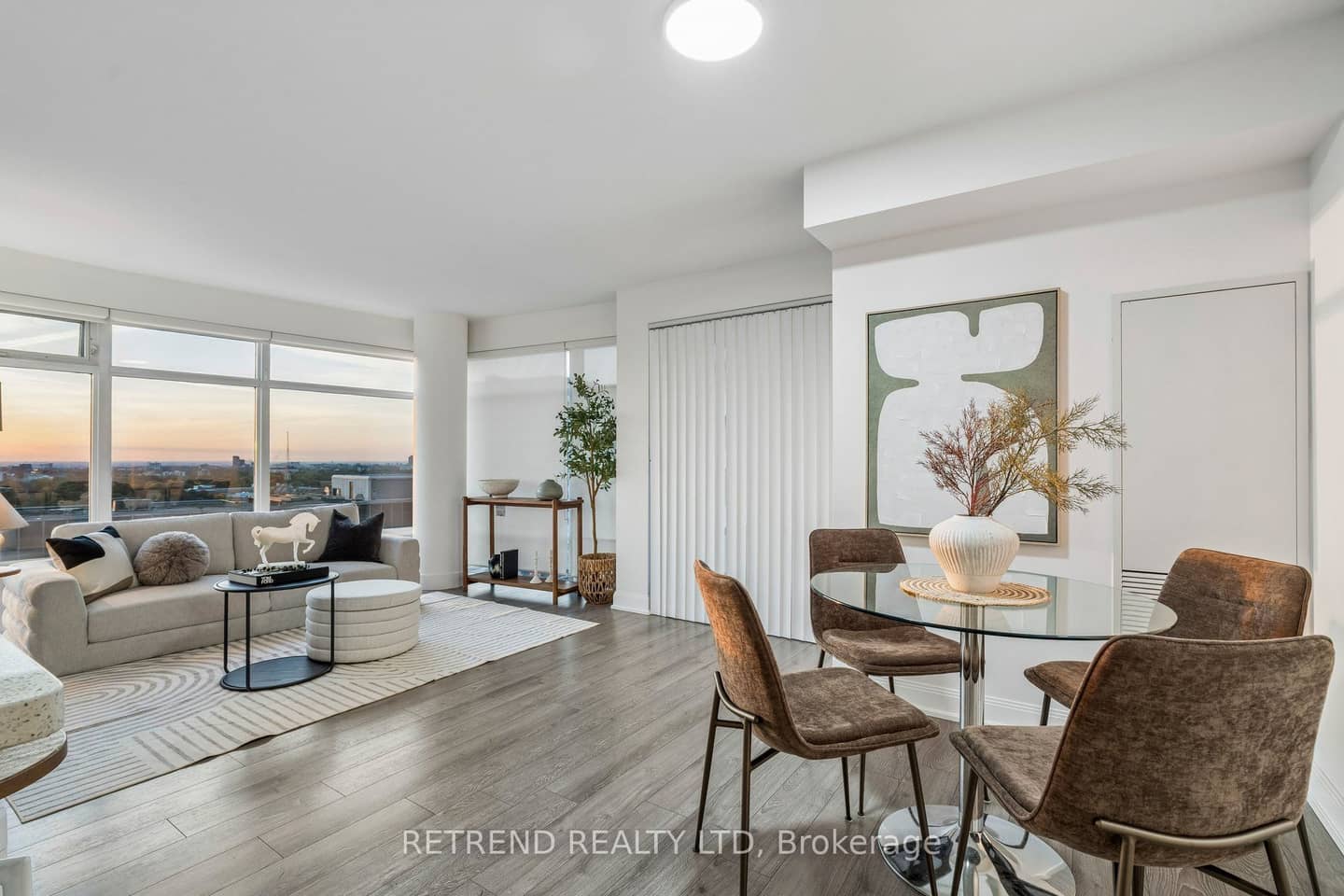 2191 Yonge Street 2808, Toronto, ON M4S 3H8