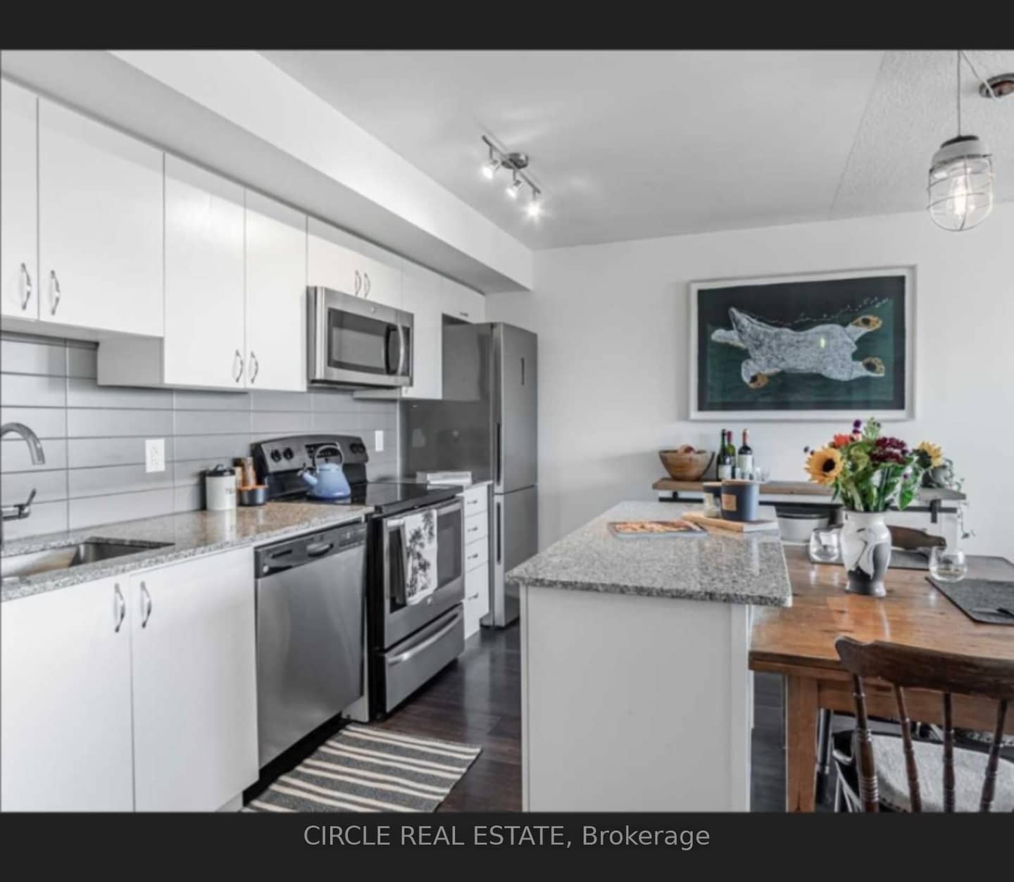 11 Superior Ave Avenue, Toronto, ON M8V 0A7