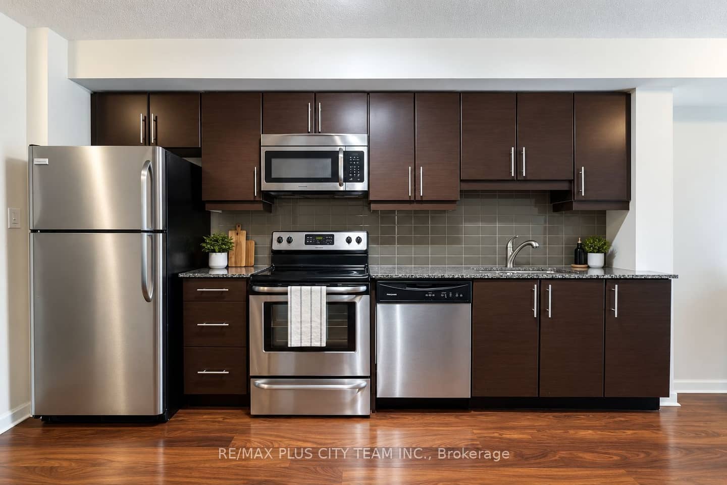 33 Bay Street 1502, Toronto, ON M5J 2Z3