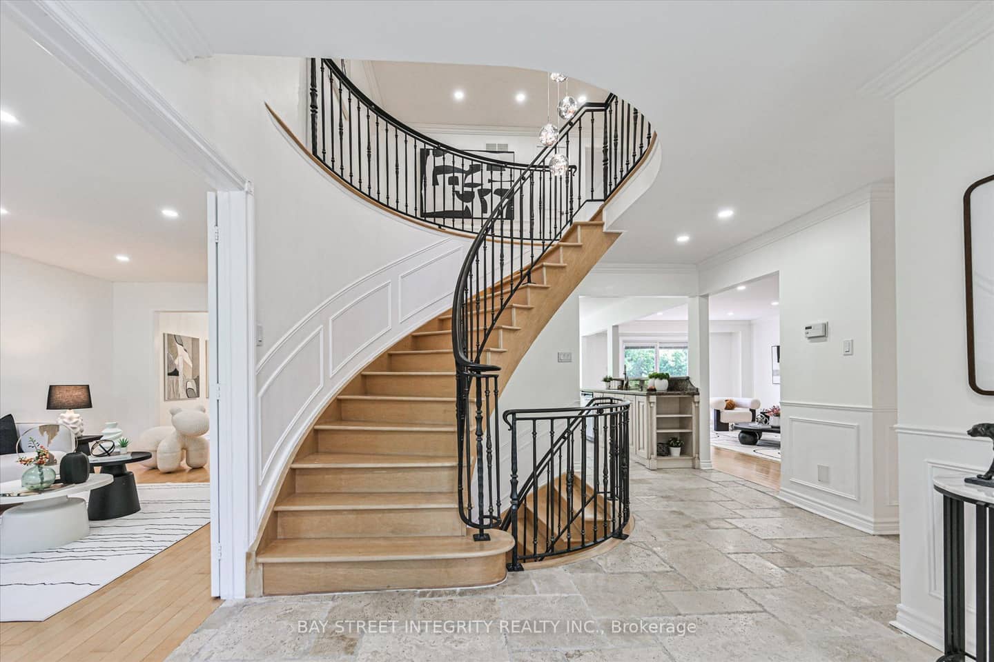 151 Old Surrey Lane, Richmond Hill, ON L4C 6R9