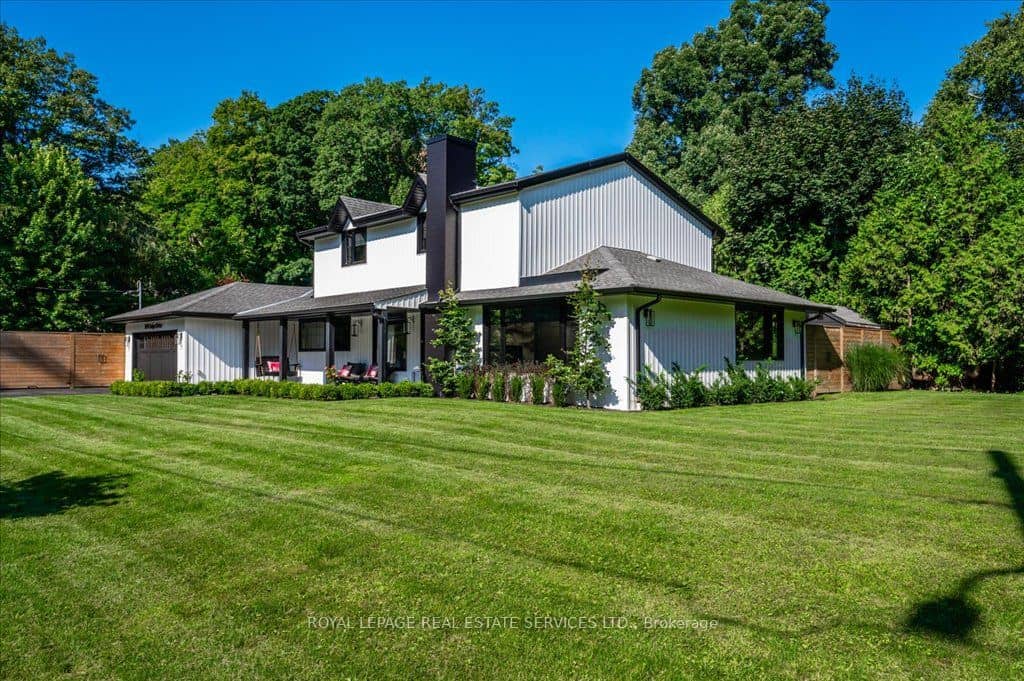 169 Oakes Drive, Mississauga, ON L5G 3M2