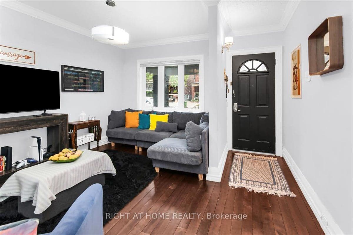 292 Arlington Avenue, Toronto, ON M6C 2Z7