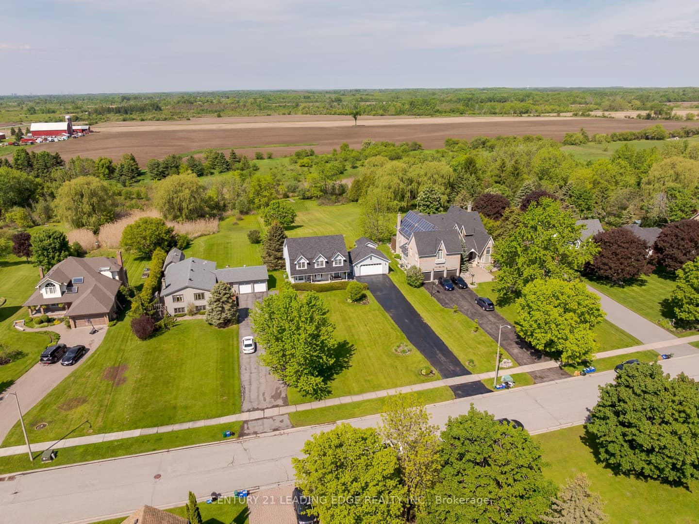 5048 William Street, Pickering, ON L1Y 1B2