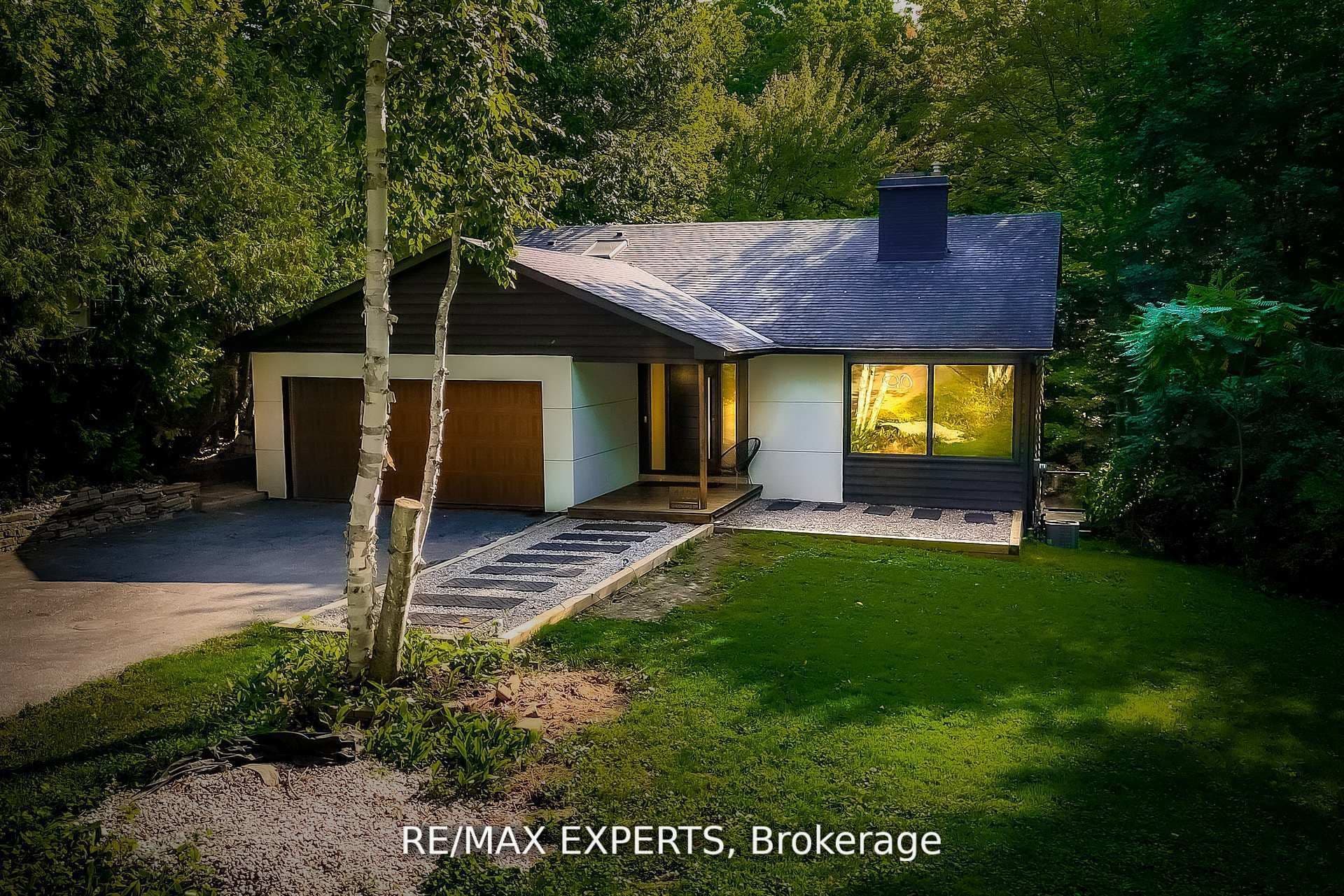1135 Greenoaks Drive, Mississauga, ON L5J 3A1