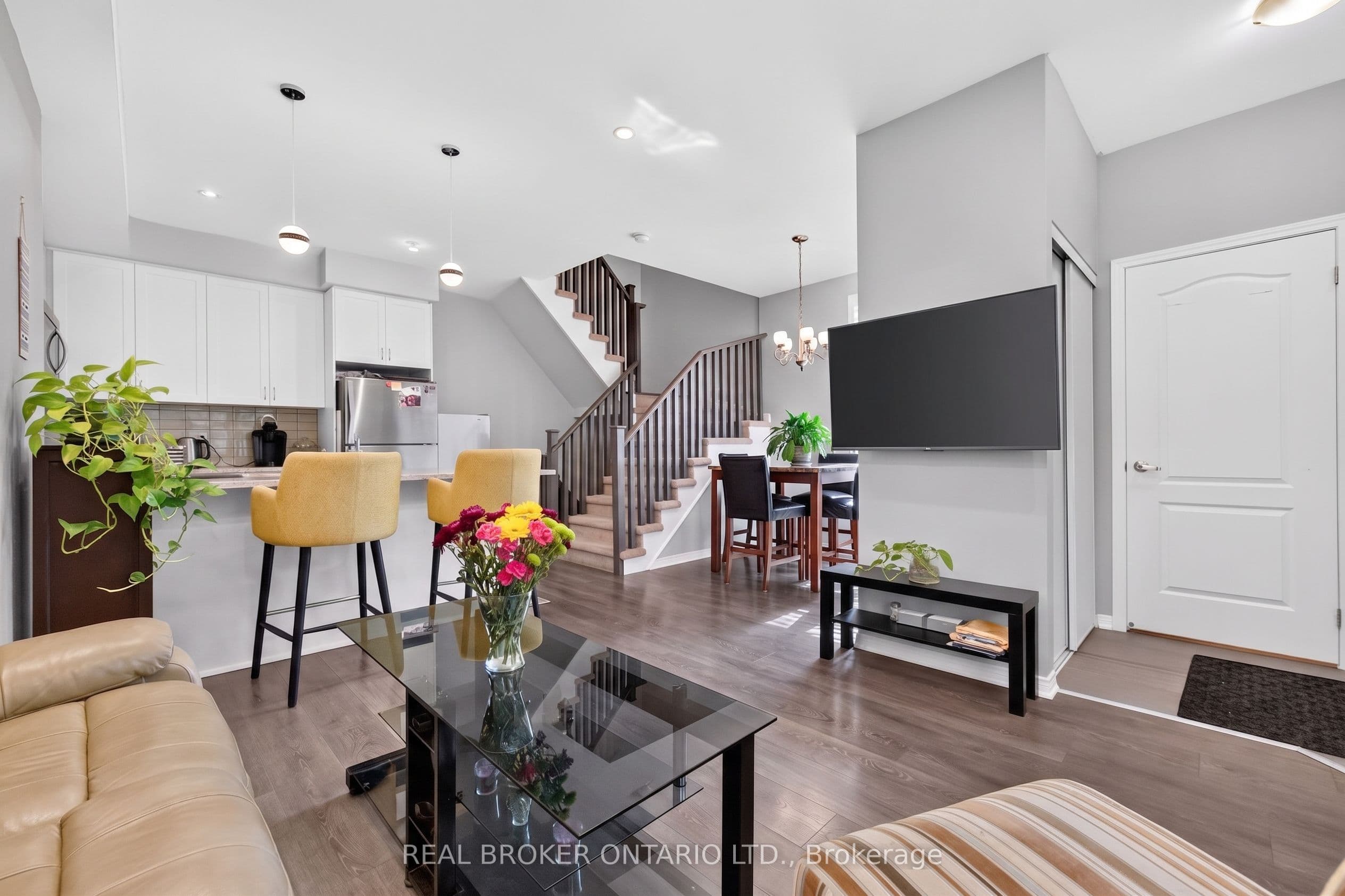 35 Applewood Lane 63, Toronto, ON M9C 0C1
