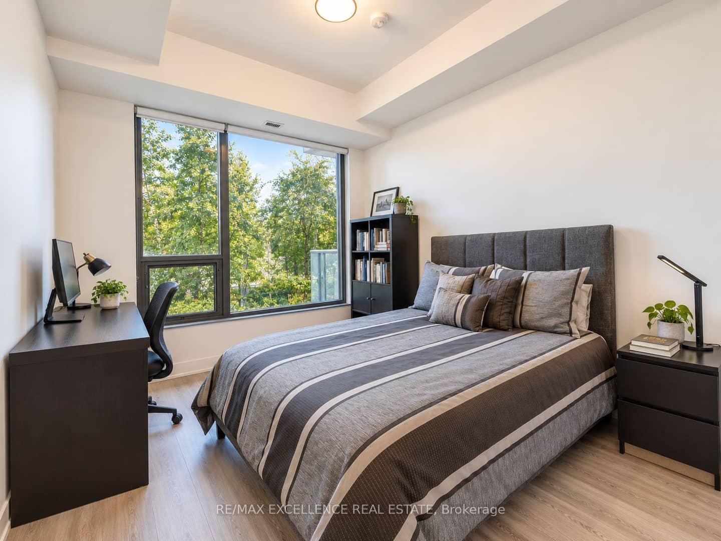 280 Howland Avenue 330, Toronto, ON M5R 0C3