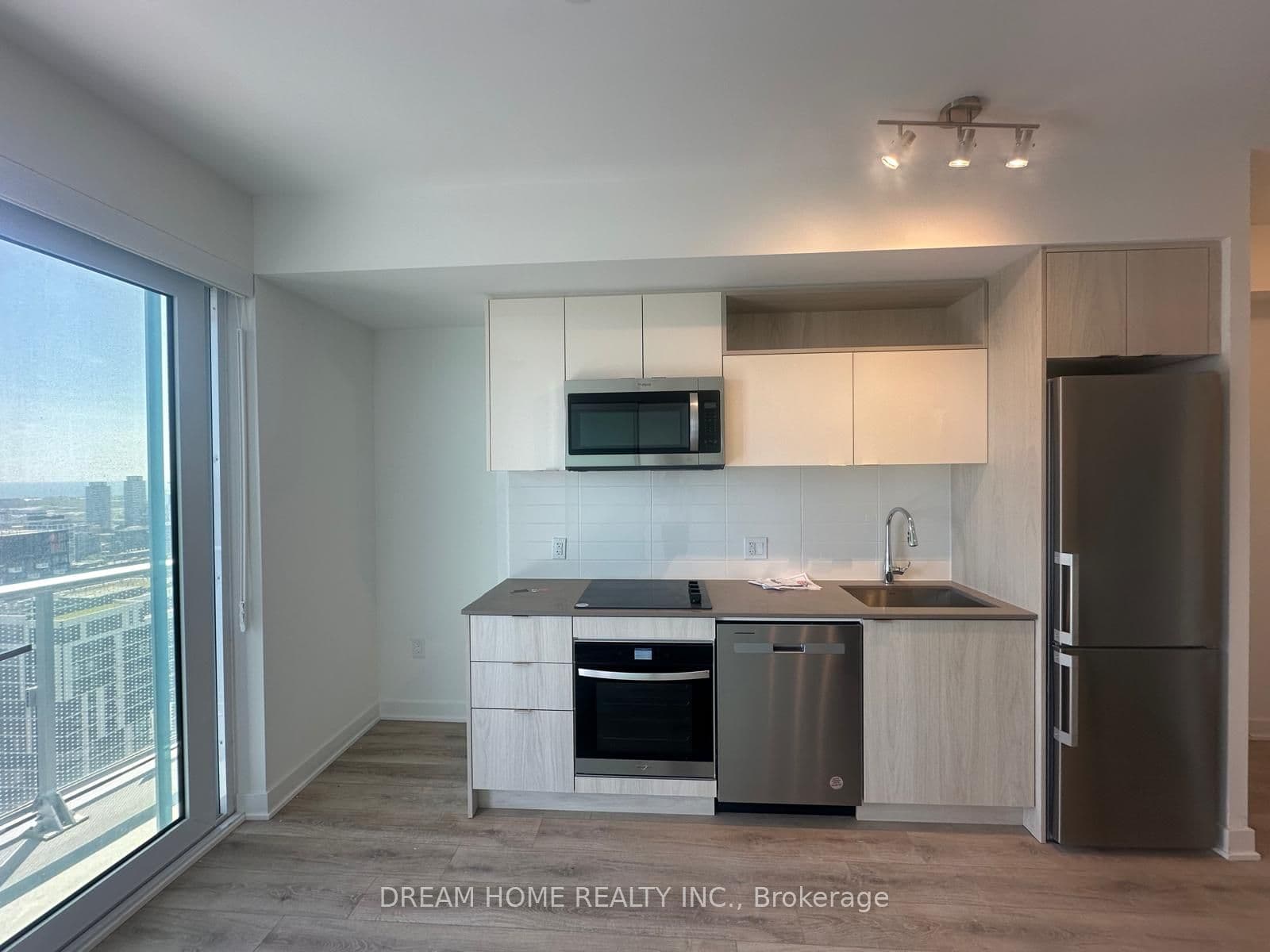100 Dalhousie Street 4106, Toronto, ON M5B 0C7