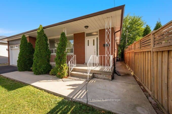 3 Indianola Drive, Toronto, ON M9C 3P1