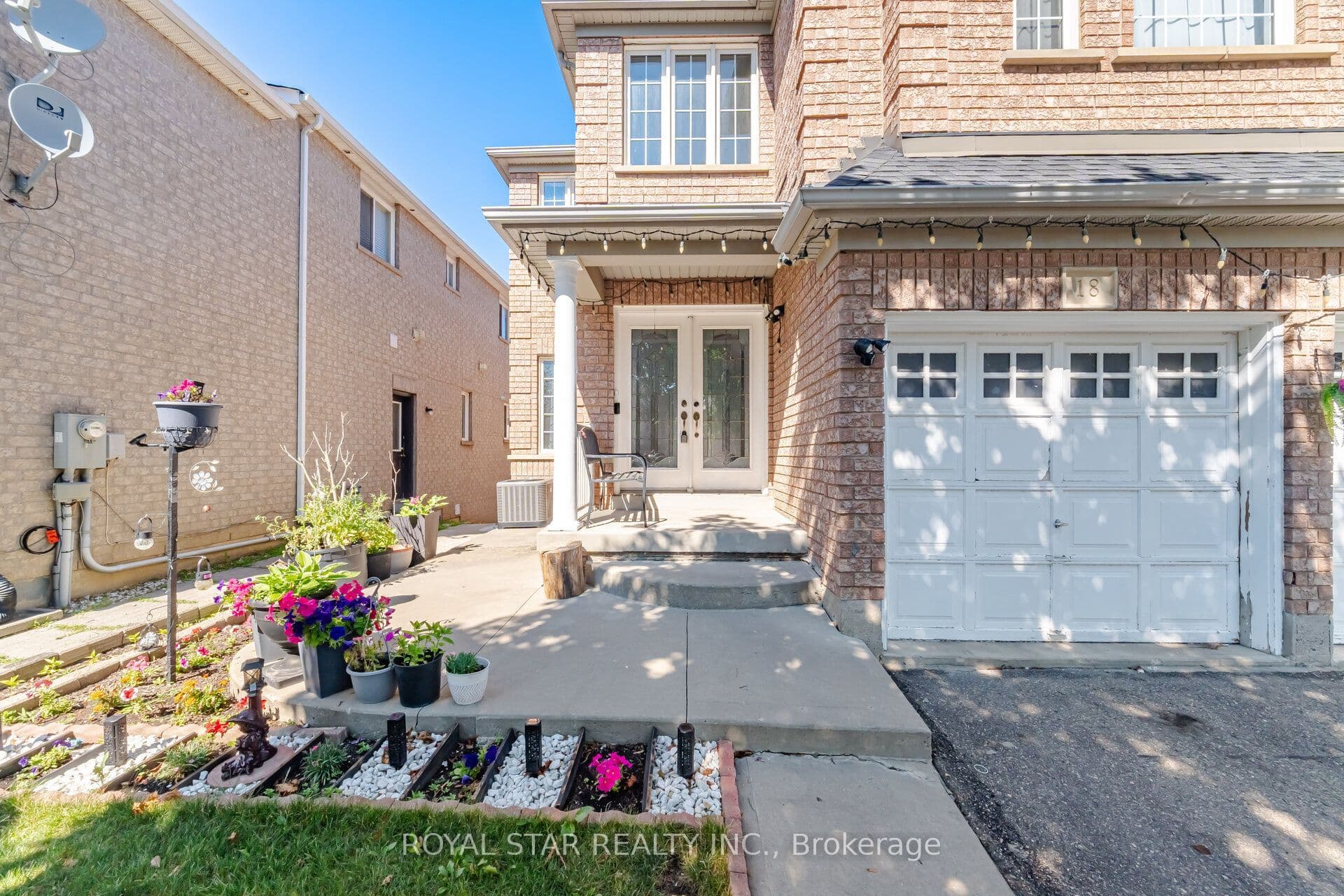 18 Summer Mist Court, Brampton, ON L6R 2Z1