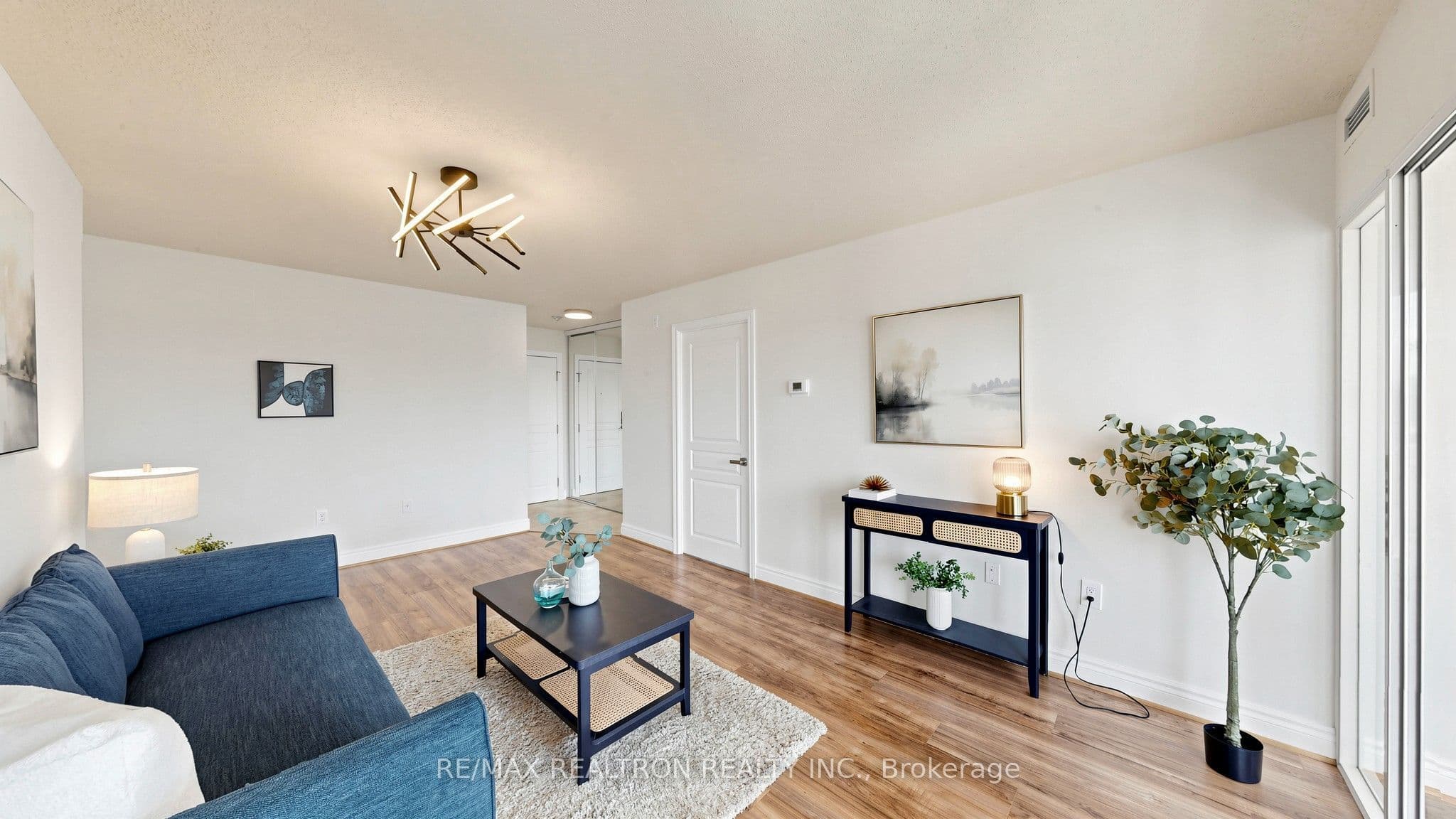 1 Hycrest Avenue 608, Toronto, ON M2N 6V8