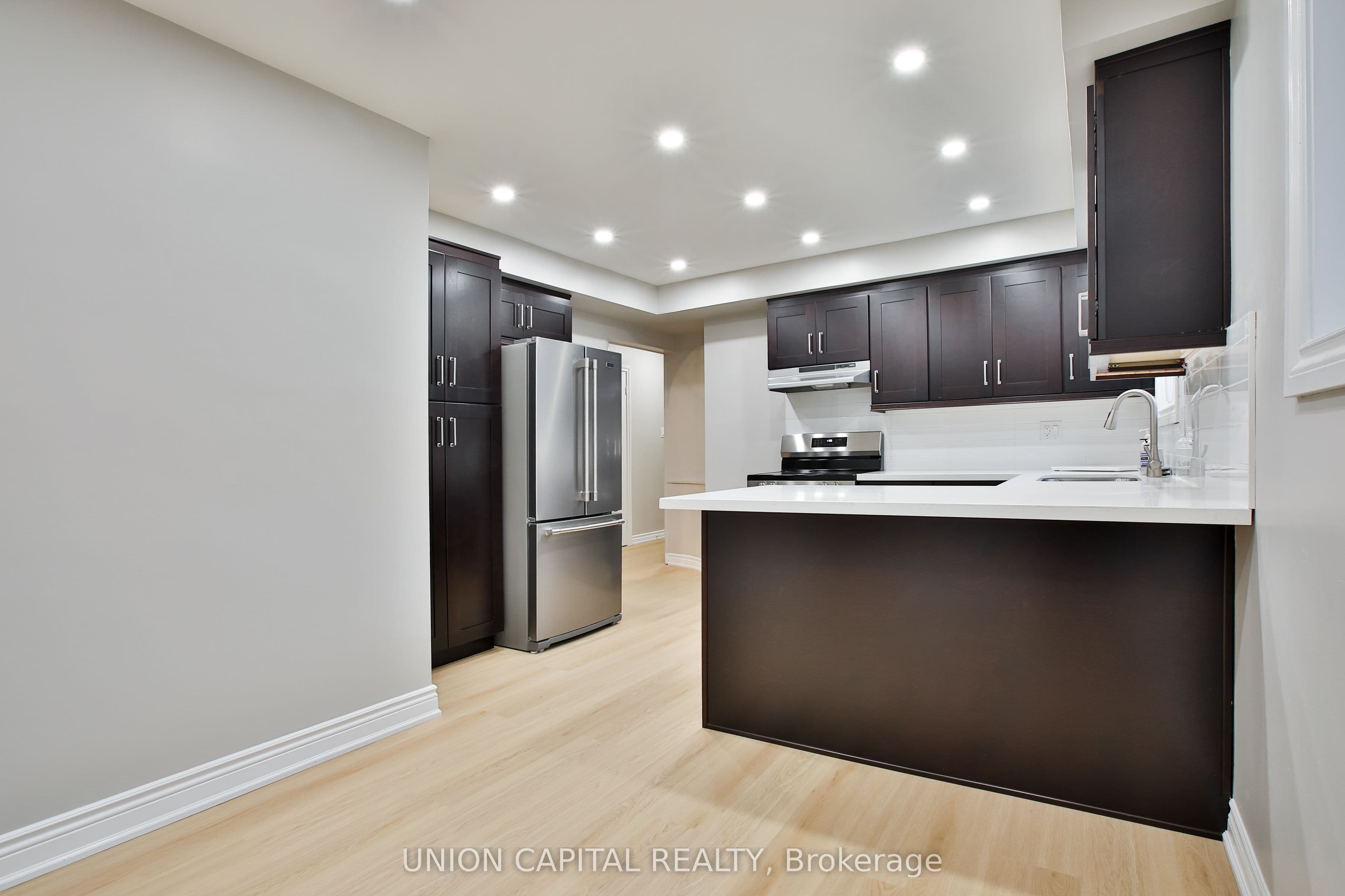 131 Romfield Circuit Upper, Markham, ON L3T 3H7