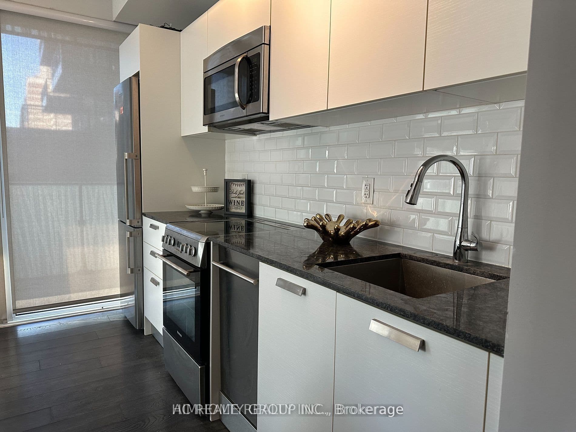 42 Charles Street 904, Toronto, ON M4Y 0B7