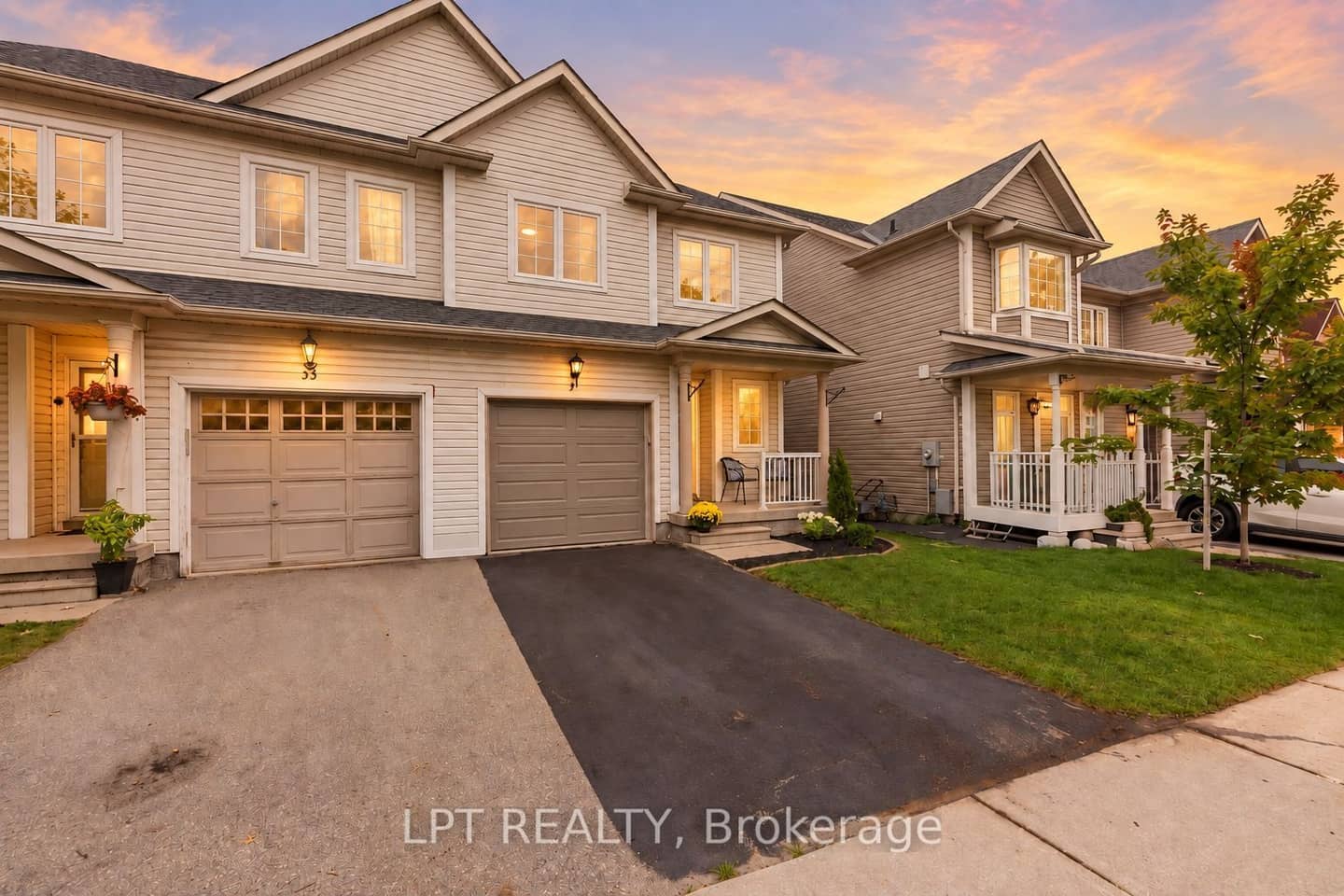 31 Laurendale Avenue, Georgina, ON L4P 4A8