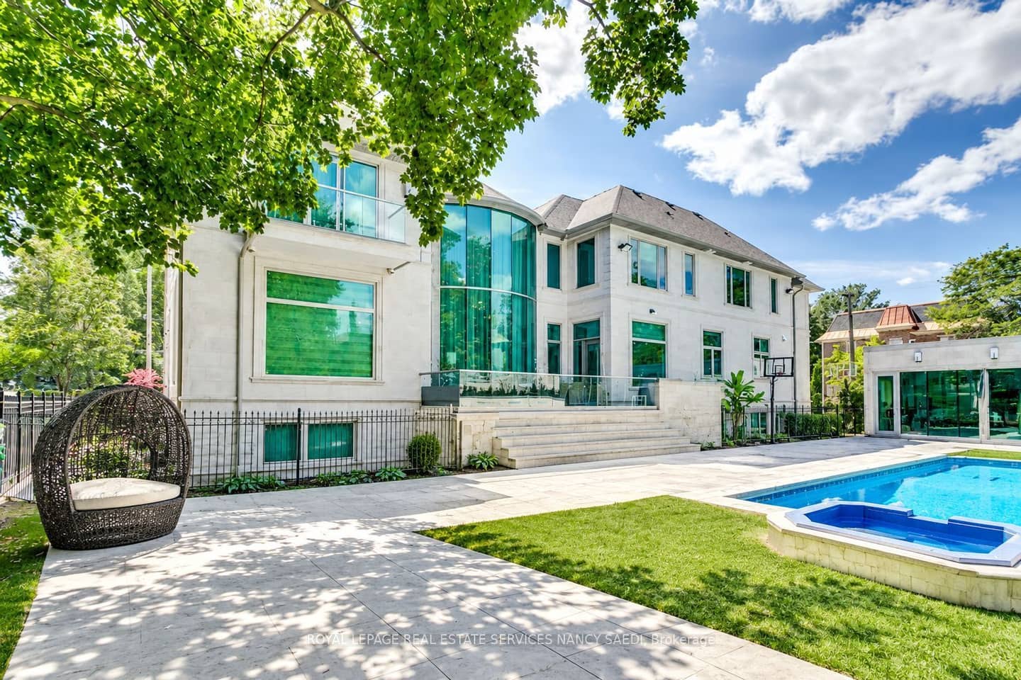 42 Wimpole Drive, Toronto, ON M2L 2L3