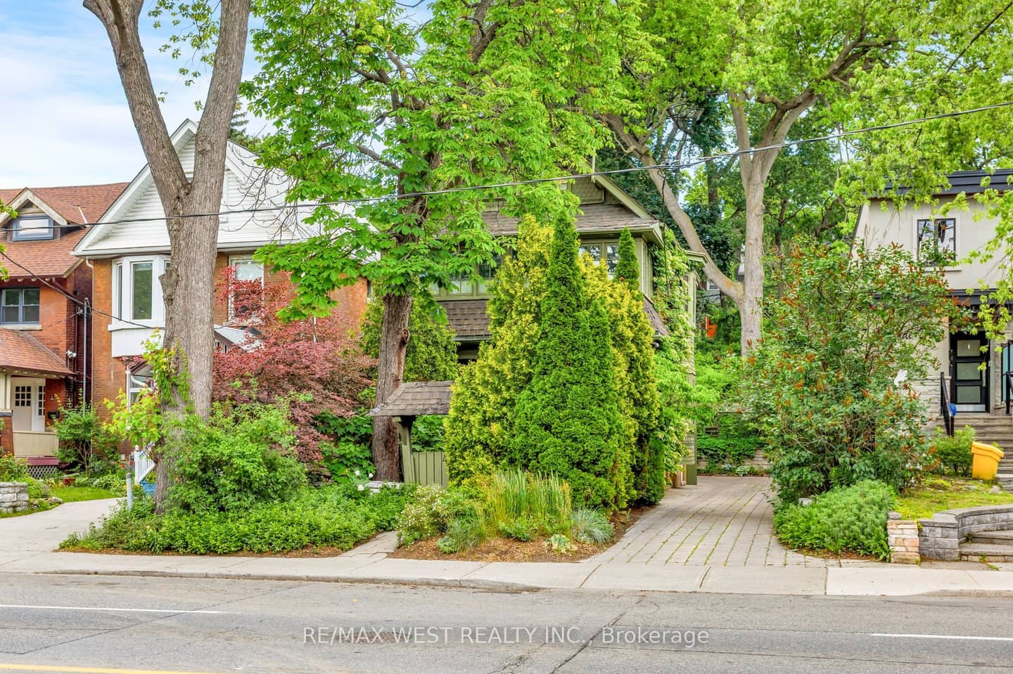 499 Parkside Drive, Toronto, ON M6R 2Z9