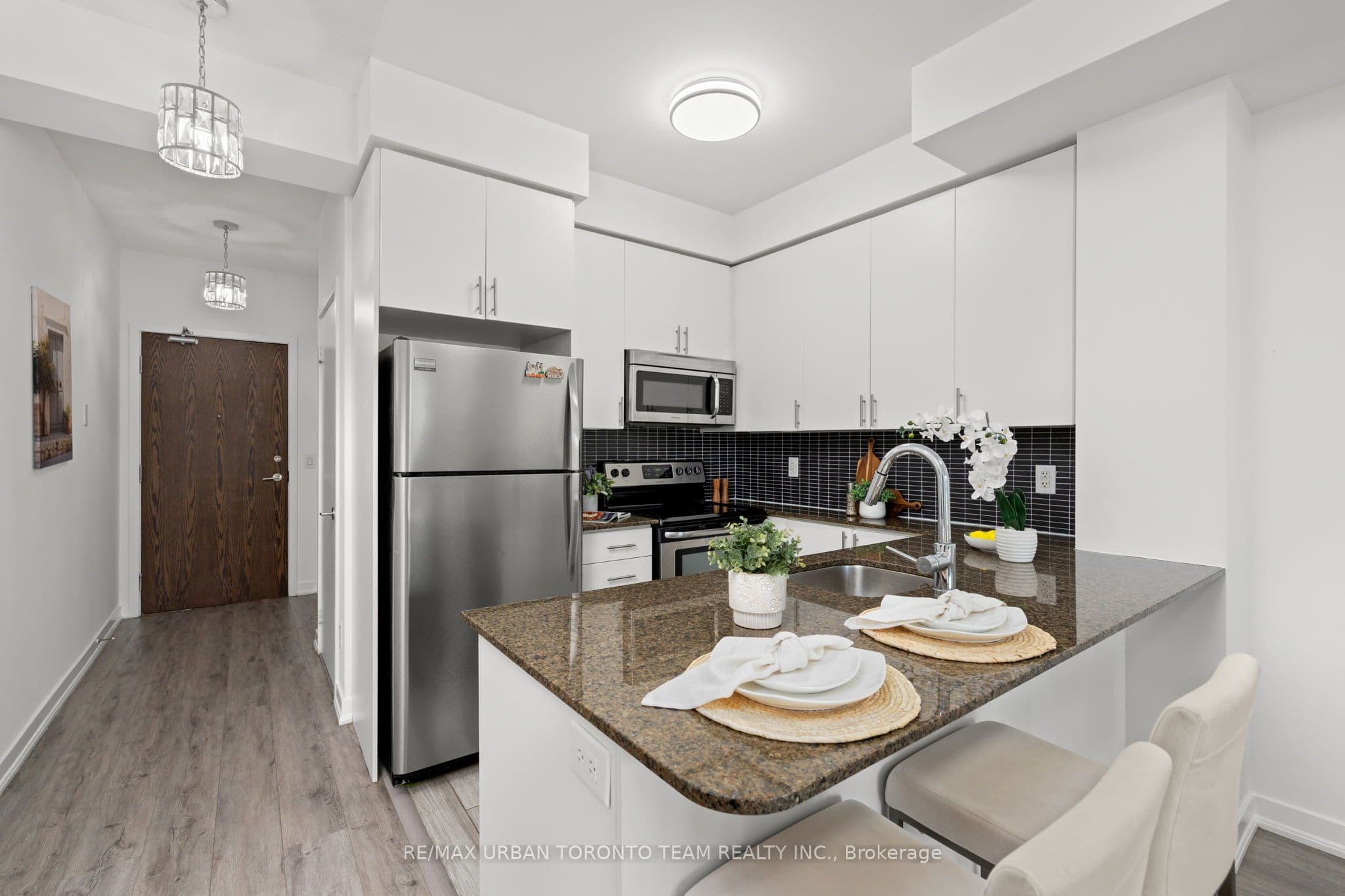 260 Sackville Street 514, Toronto, ON M5A 0B3