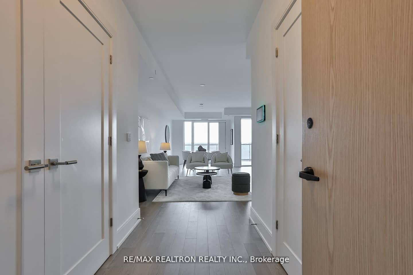 10 Inn On The Park Drive 901, Toronto, ON M3C 0P9