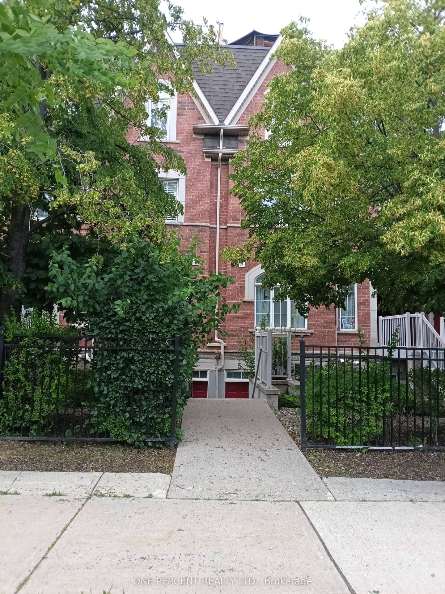3055 Elmcreek Road 5, Mississauga, ON L5B 4J9