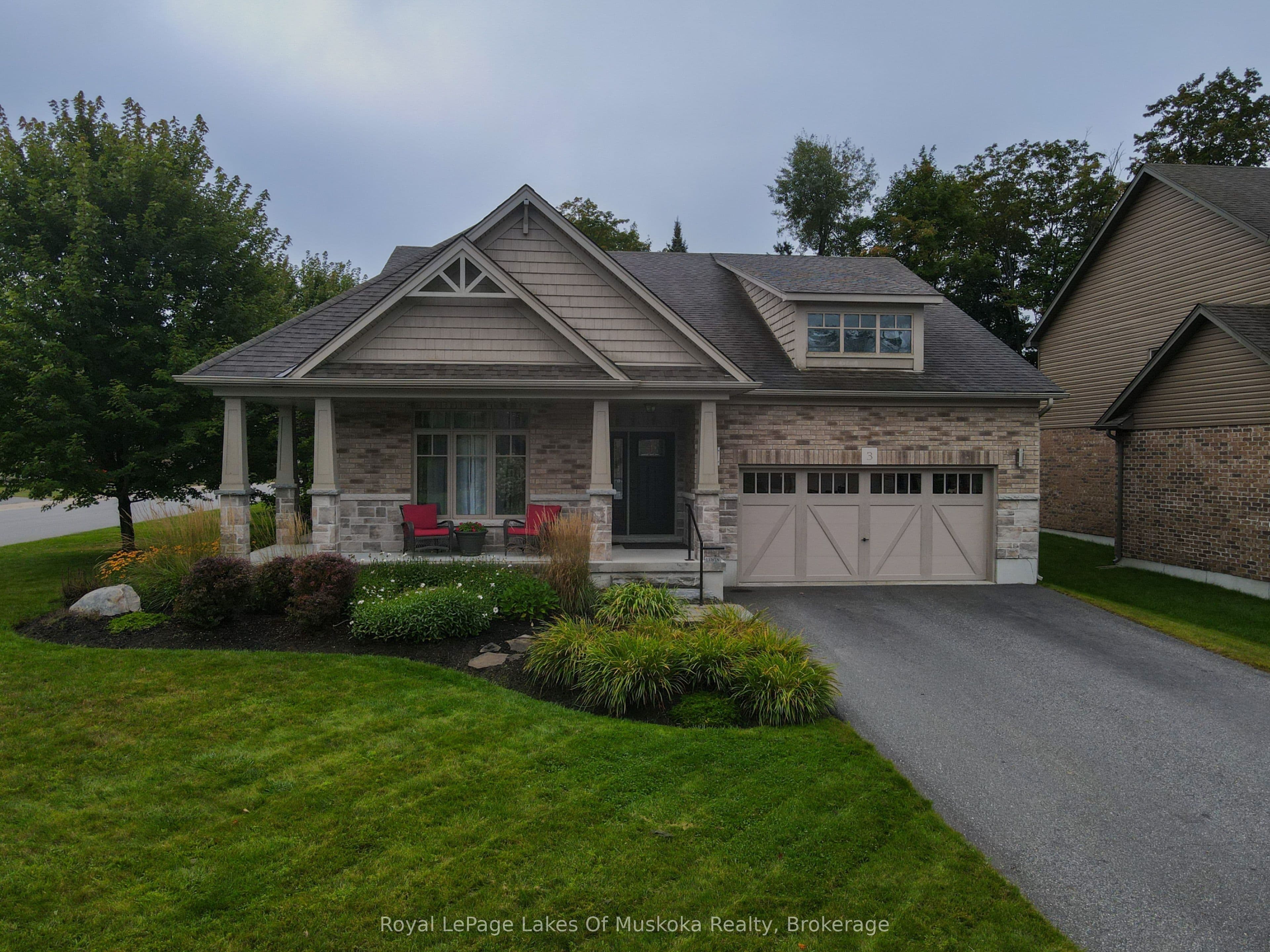 3 Homestead Lane, Huntsville, ON P1H 2N8
