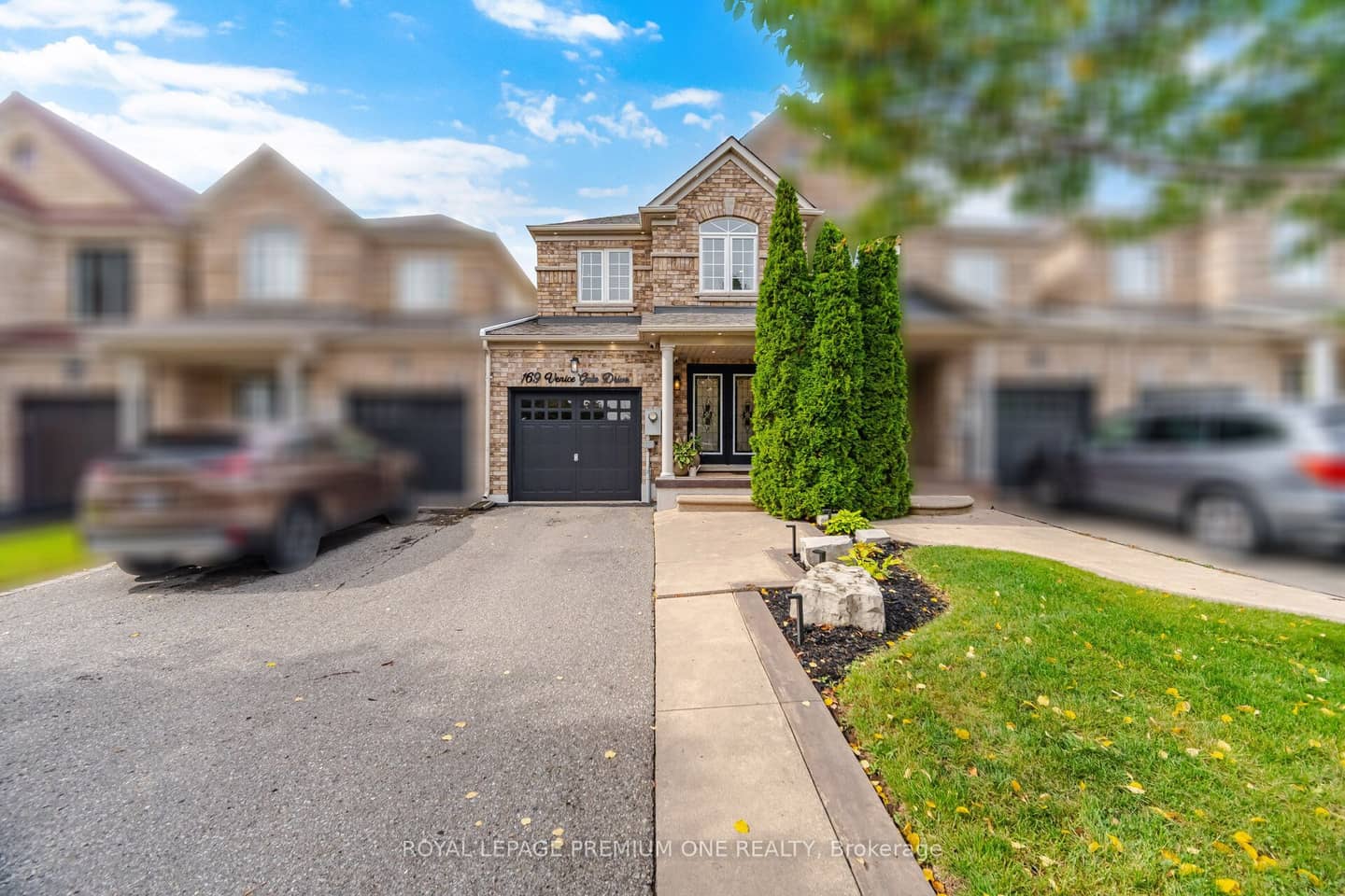 169 Venice Gate Drive, Vaughan, ON L4H 0E9
