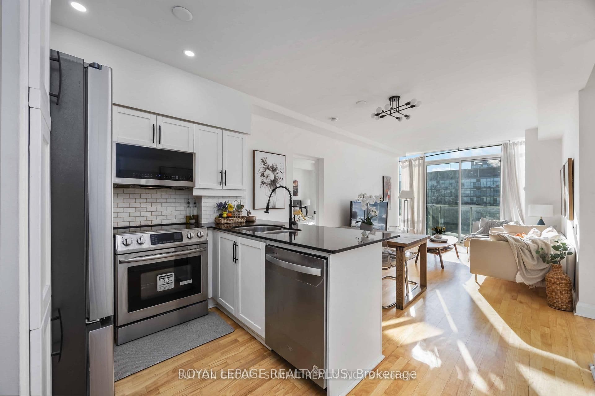 15 Windermere Avenue PH01, Toronto, ON M6S 5A2