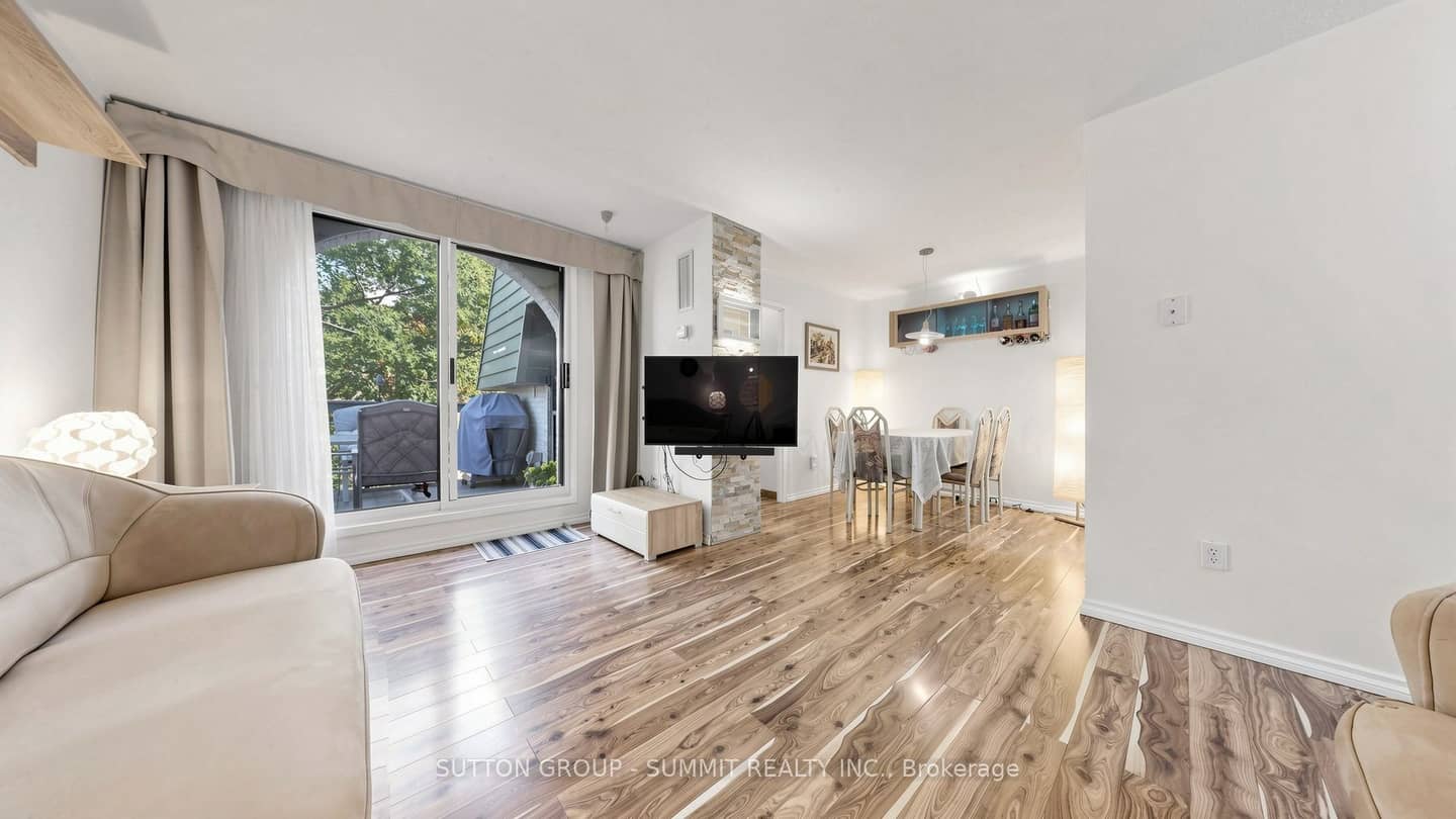 2095 ROCHE Court N 228, Mississauga, ON L5K 2C8