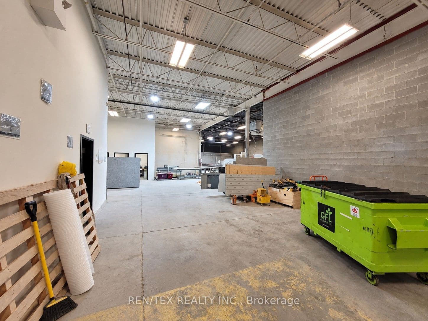 51 Hanlan Road Unit 4, Vaughan, ON L4L 3P5