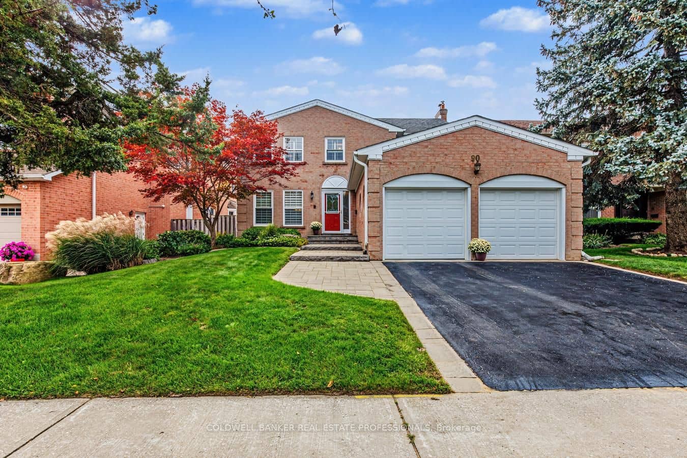 90 Longwater Chase, Markham, ON L3R 4B1