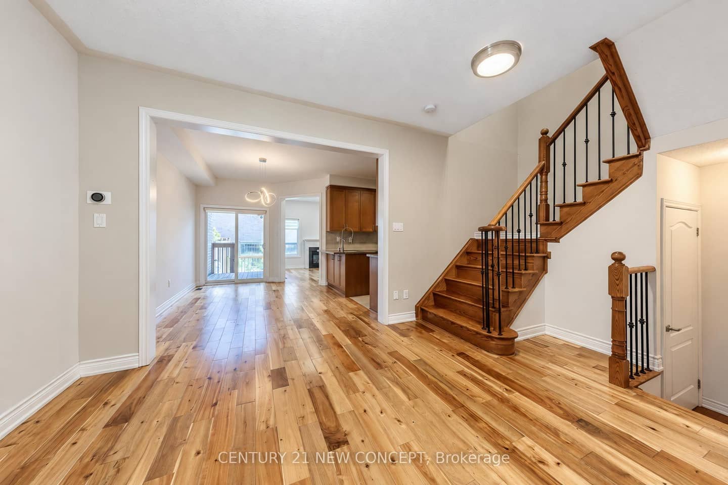 210 Lauderdale Drive E, Vaughan, ON L6A 0S6