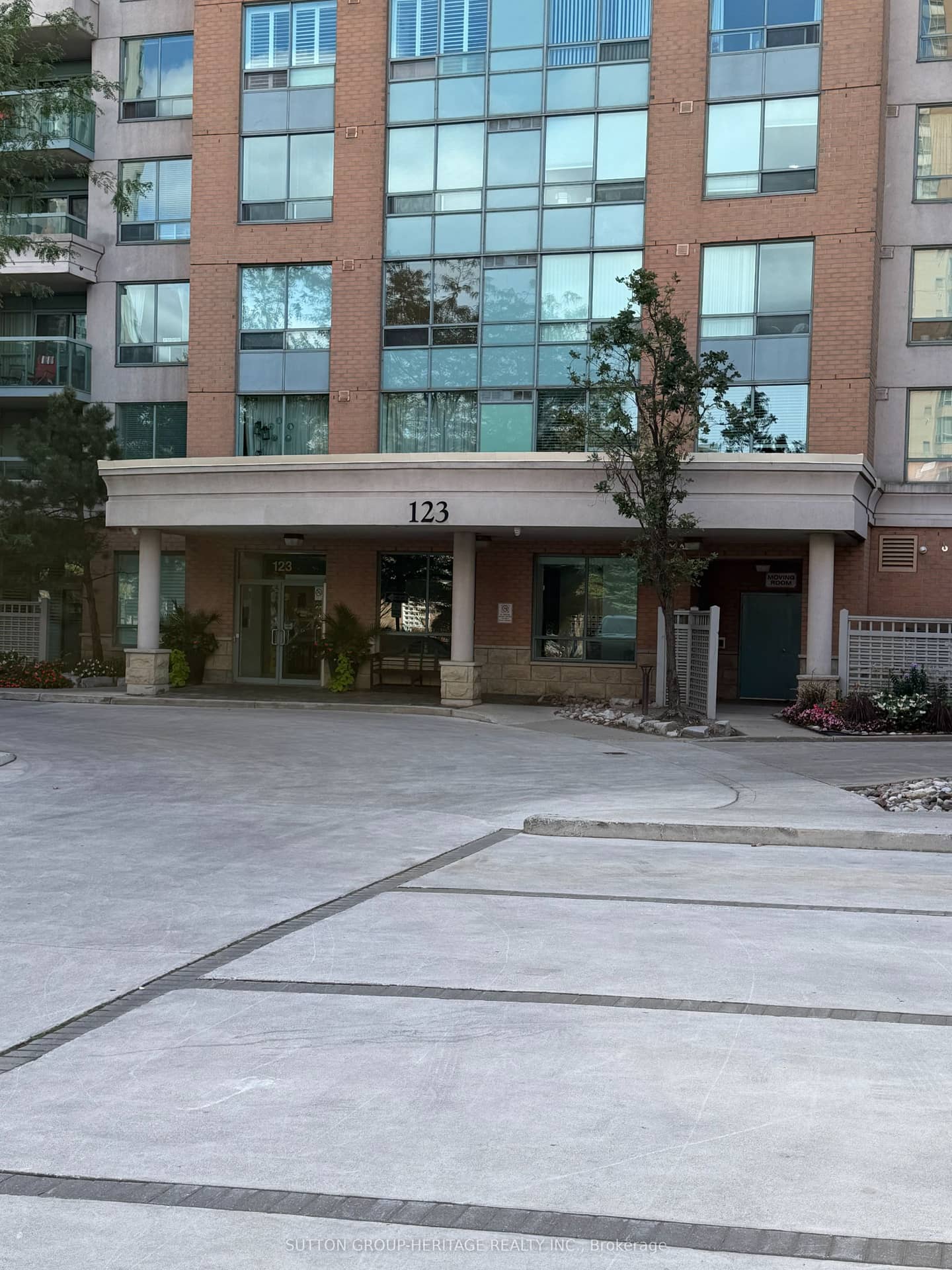 123 Omni Drive PH 69, Toronto, ON M1P 5A6